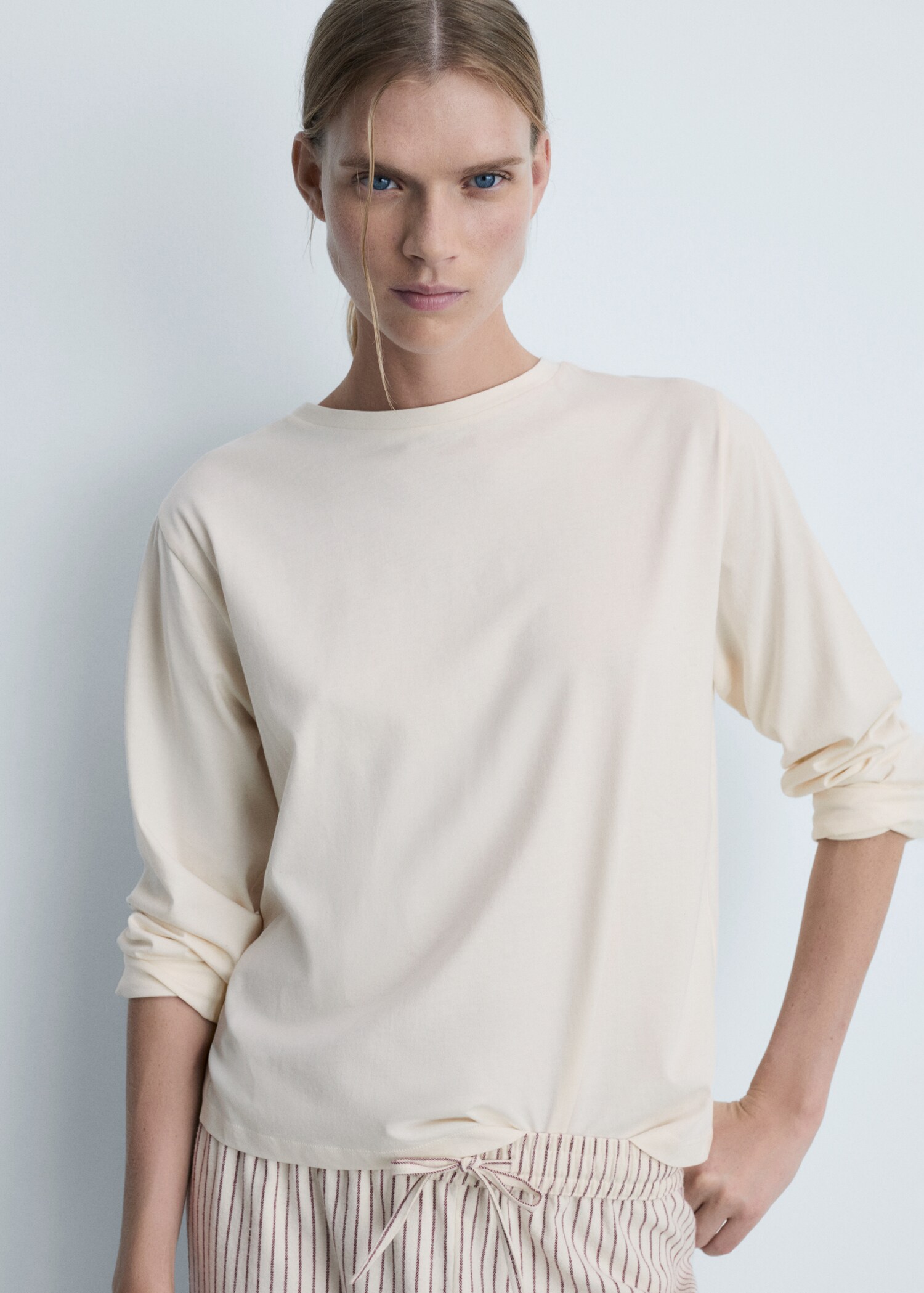 Pyjama deux pièces flanelle - Plan moyen