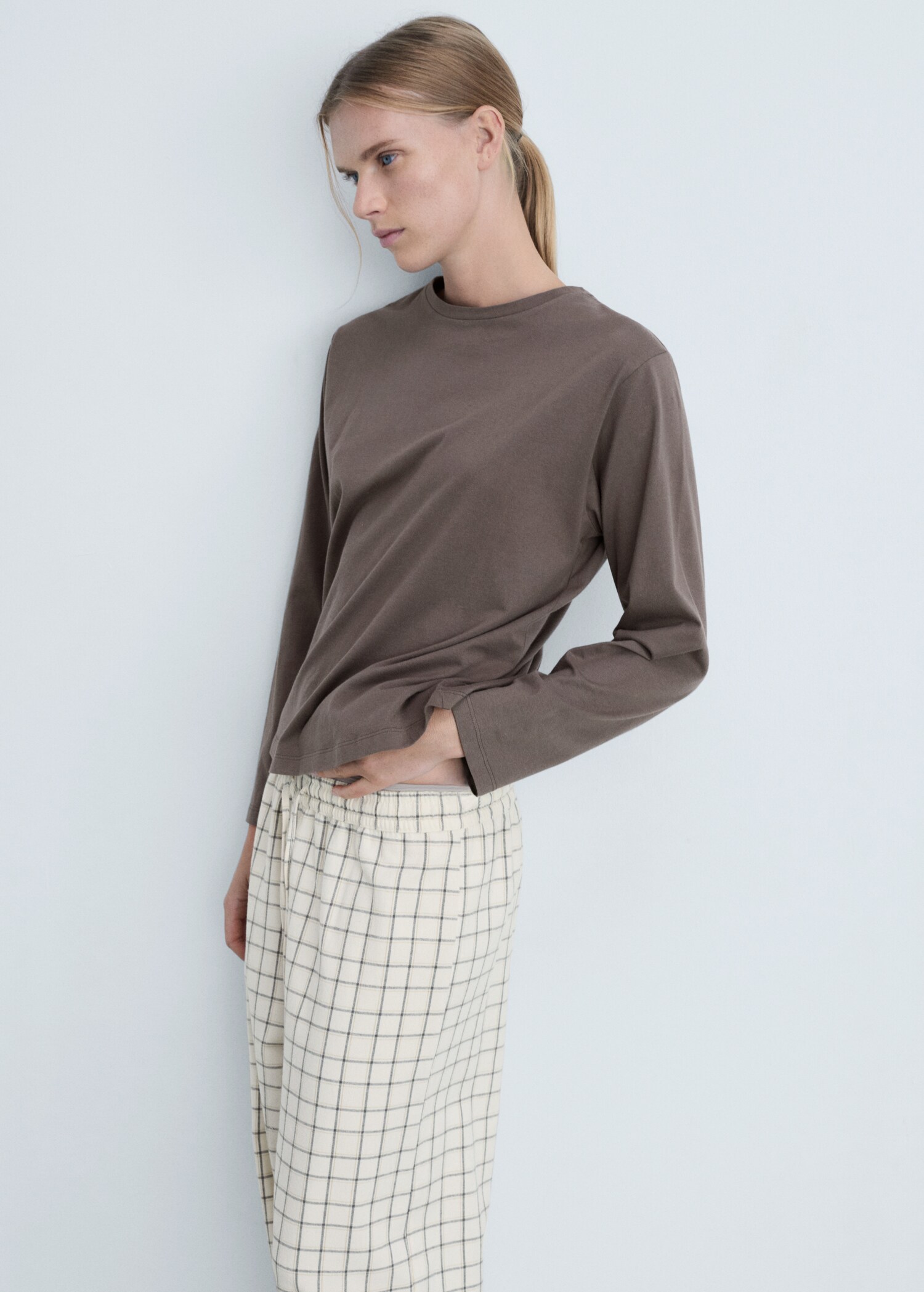 Pyjama deux pièces flanelle - Plan moyen