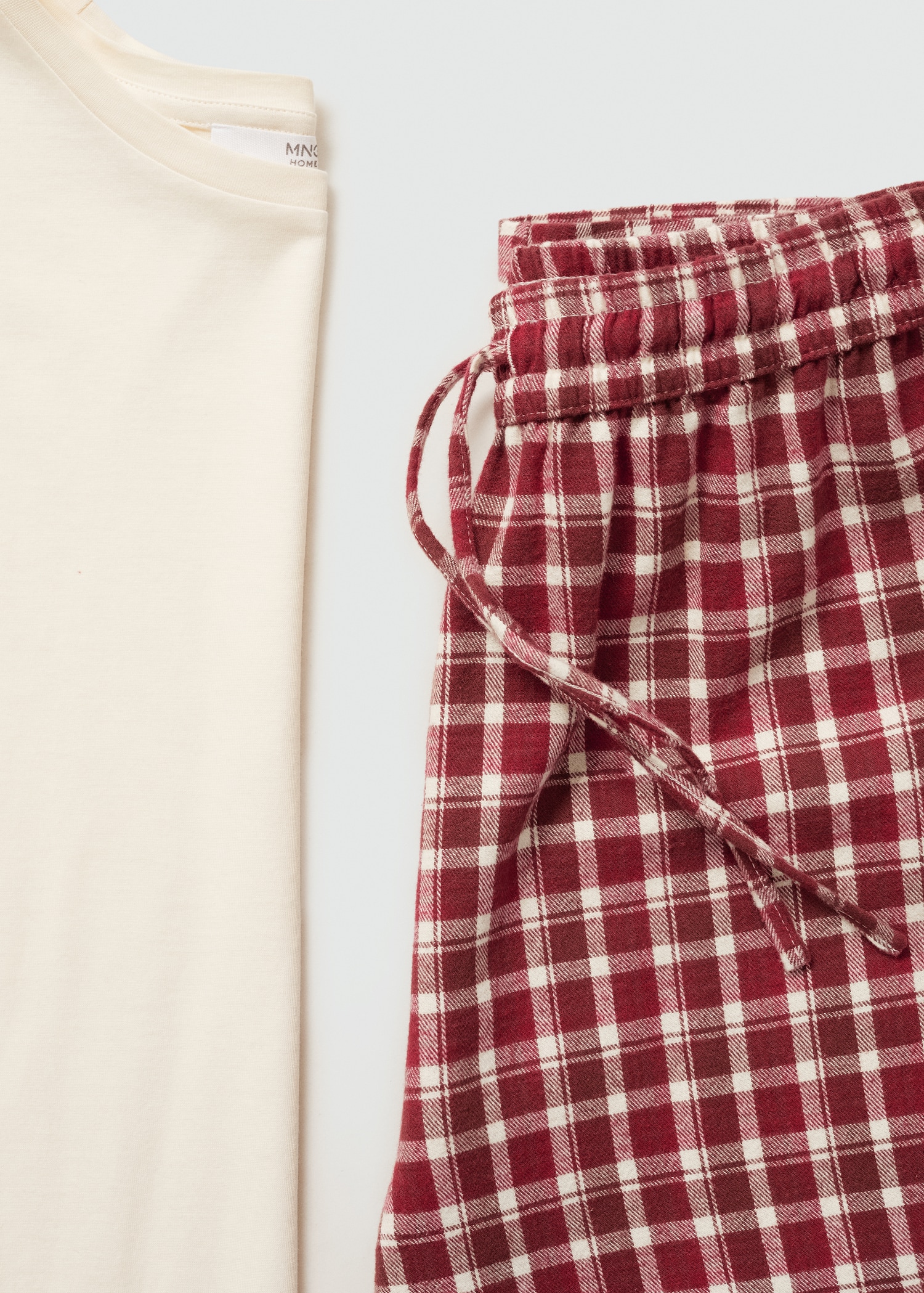 Two-piece flannel pyjamas - Details of the article 8