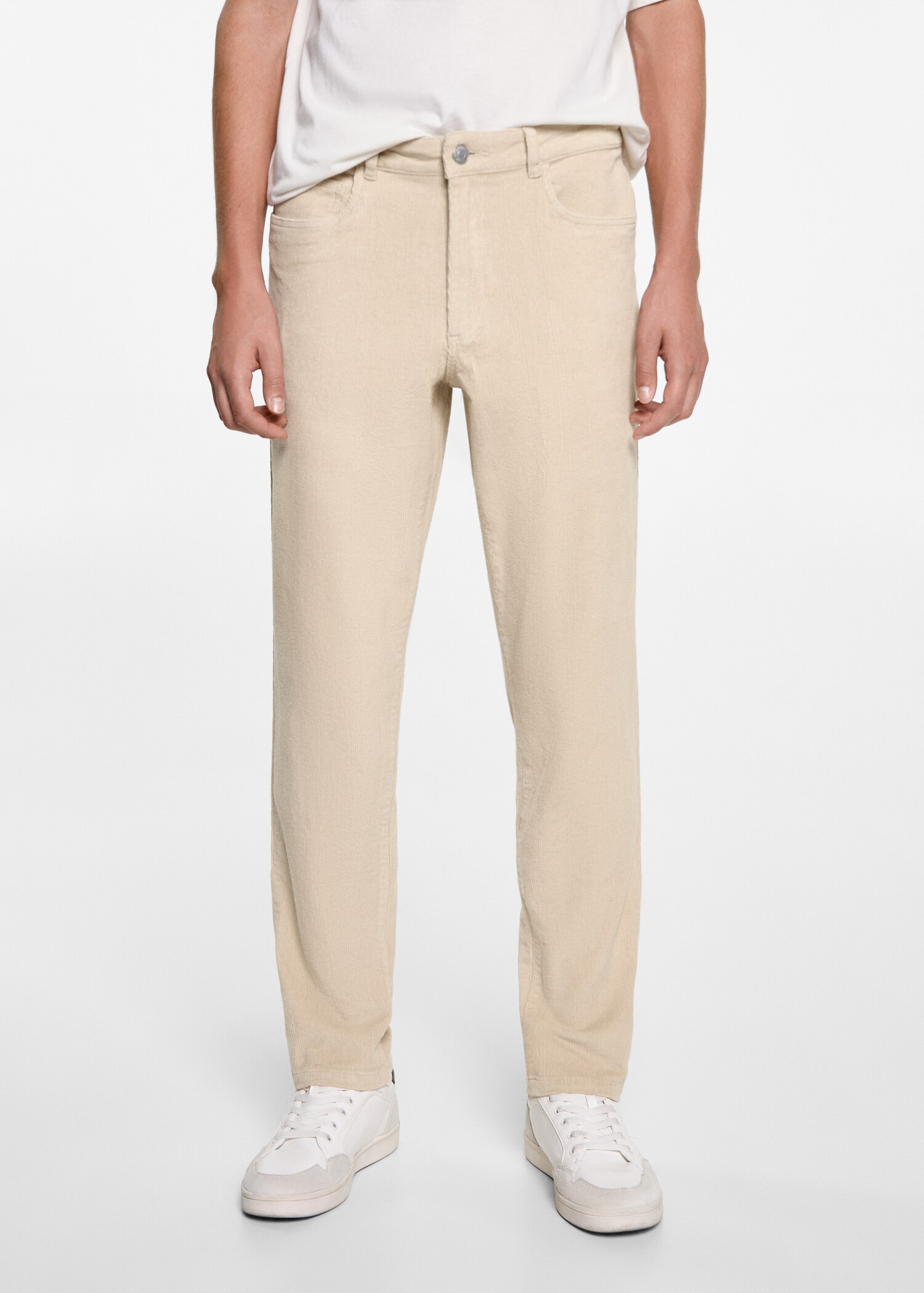 Pantalón slim fit pana - Plano medio