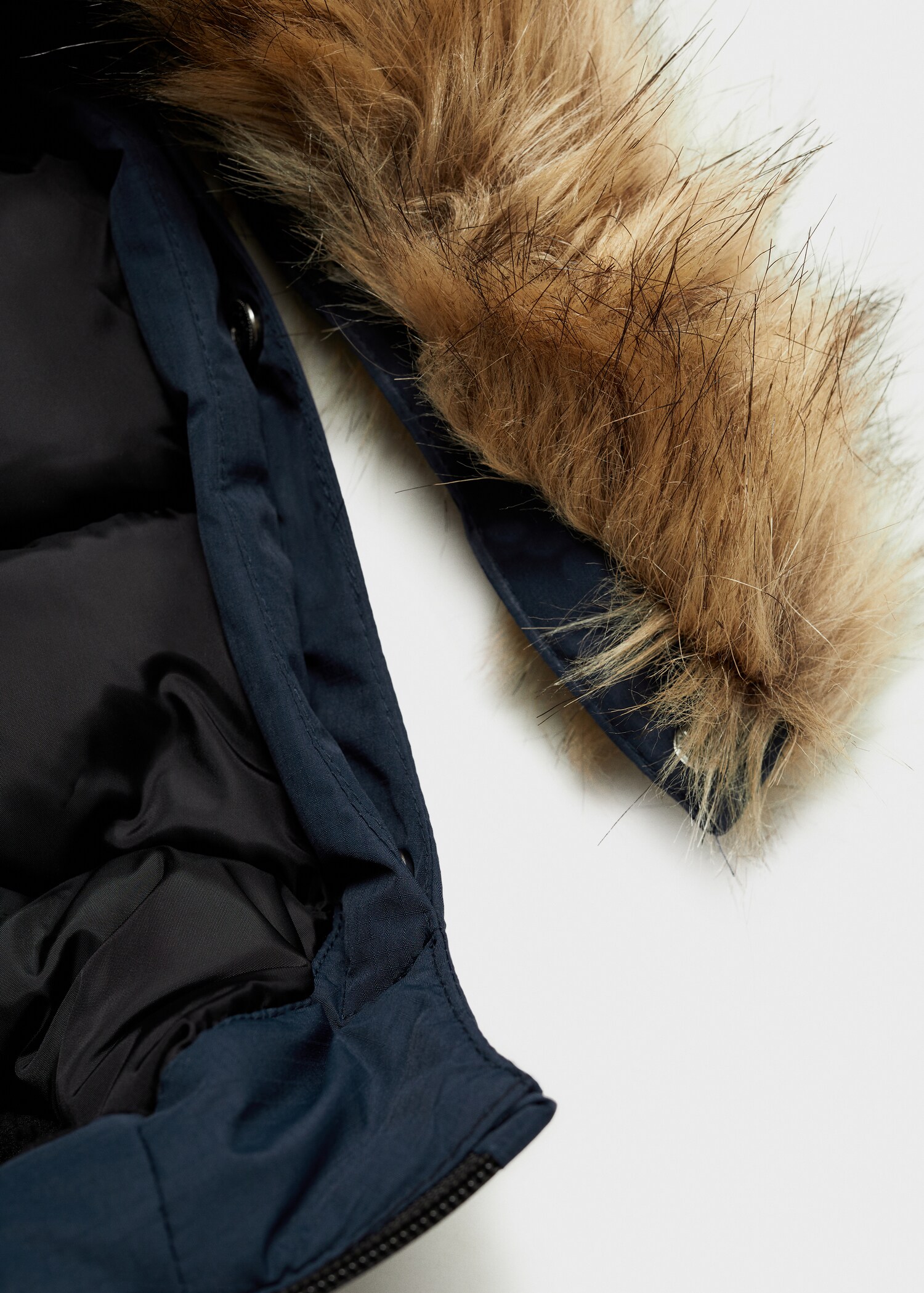 Hood quilted coat - Details of the article 0