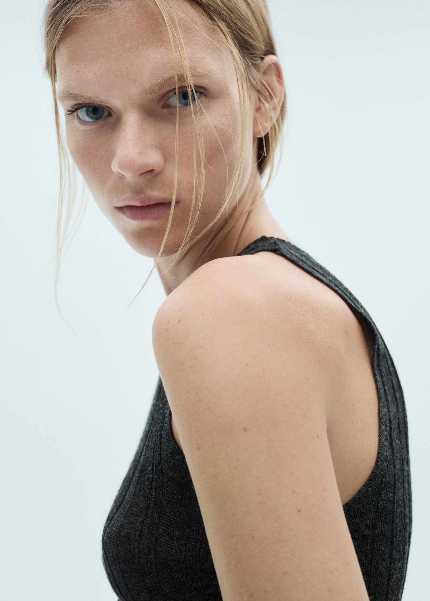 Knit halter top - Details of the article 1