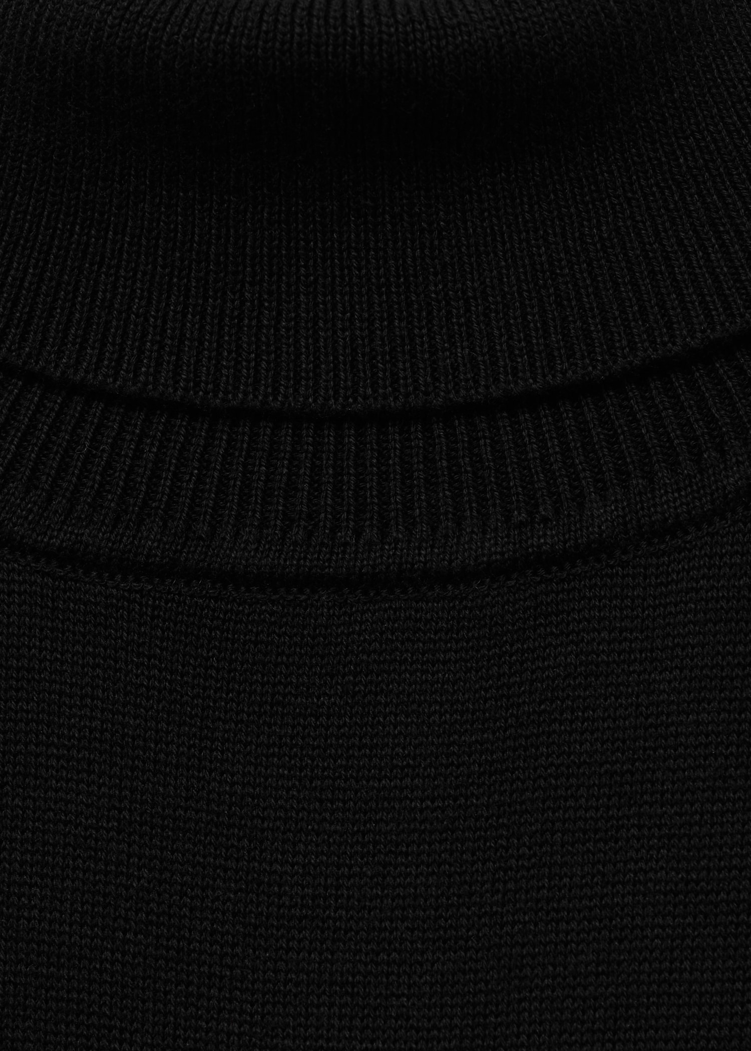 Shoulder padded jumpsuit with belt - Details of the article 0