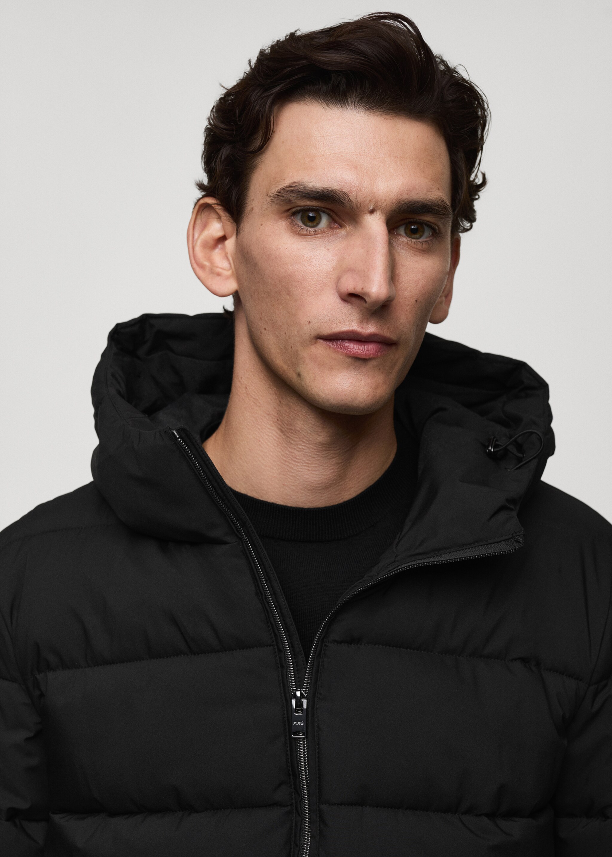 Isı düzenleyici su geçirmez kapitone anorak - Ürün detayı 1, Siyah. Ref: 77097910-00.