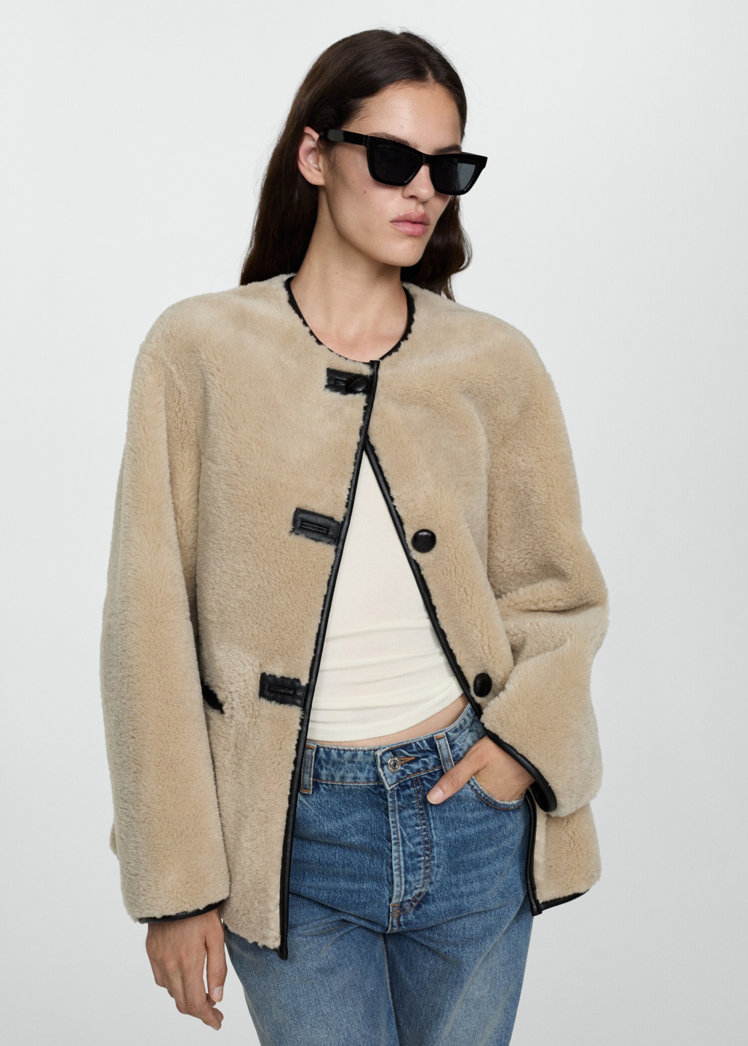 Fur-effect coat with appliqués - Medium plane