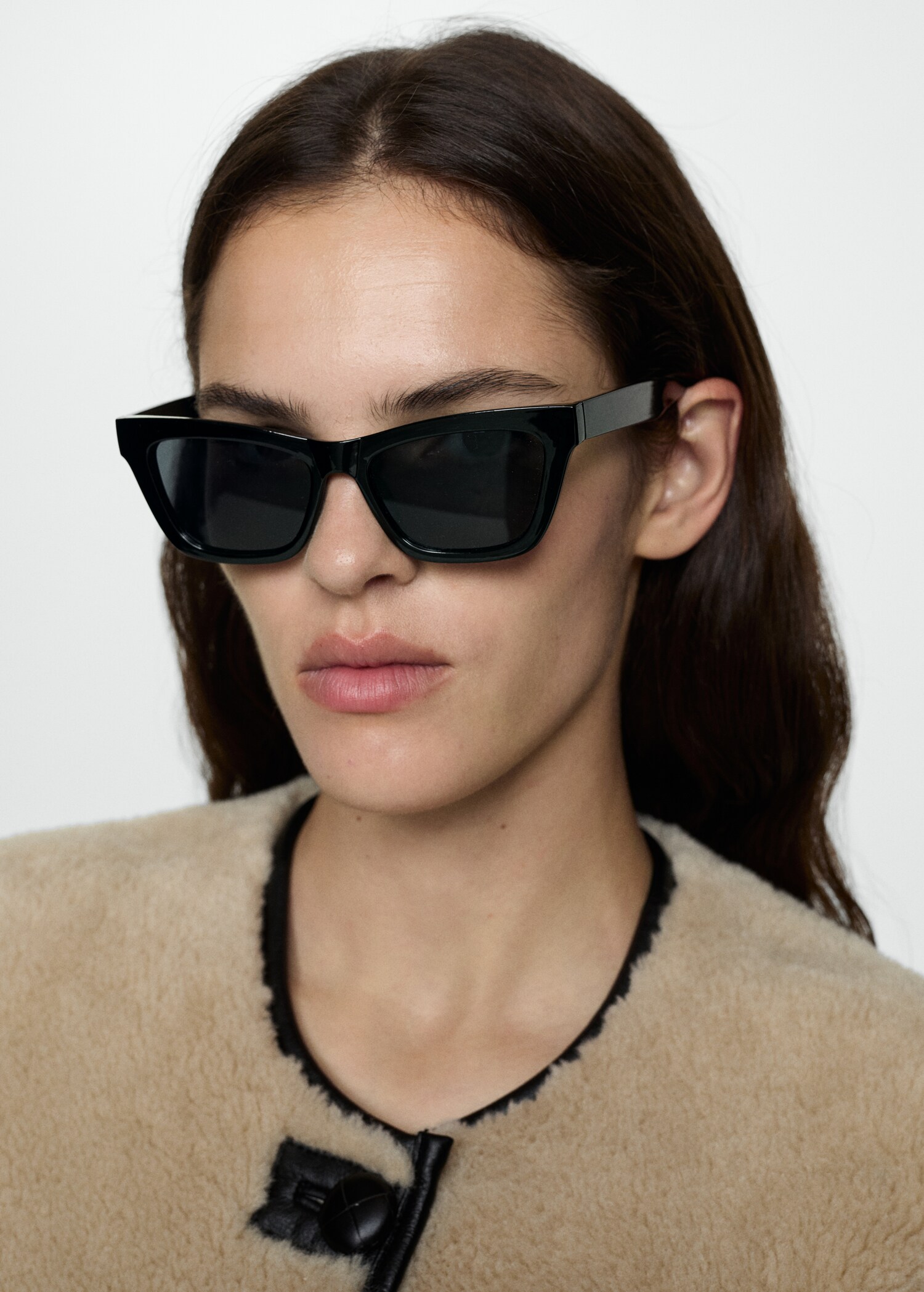 Fur-effect coat with appliqués - Details of the article 1