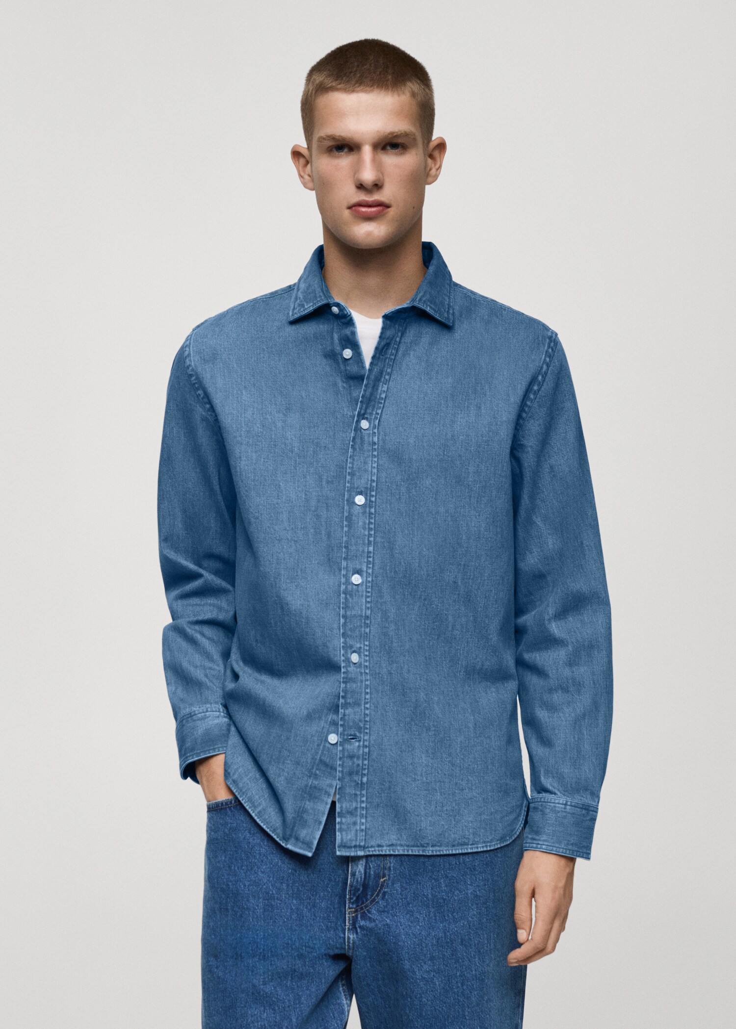 Camisa vaquera regular fit - Plano medio