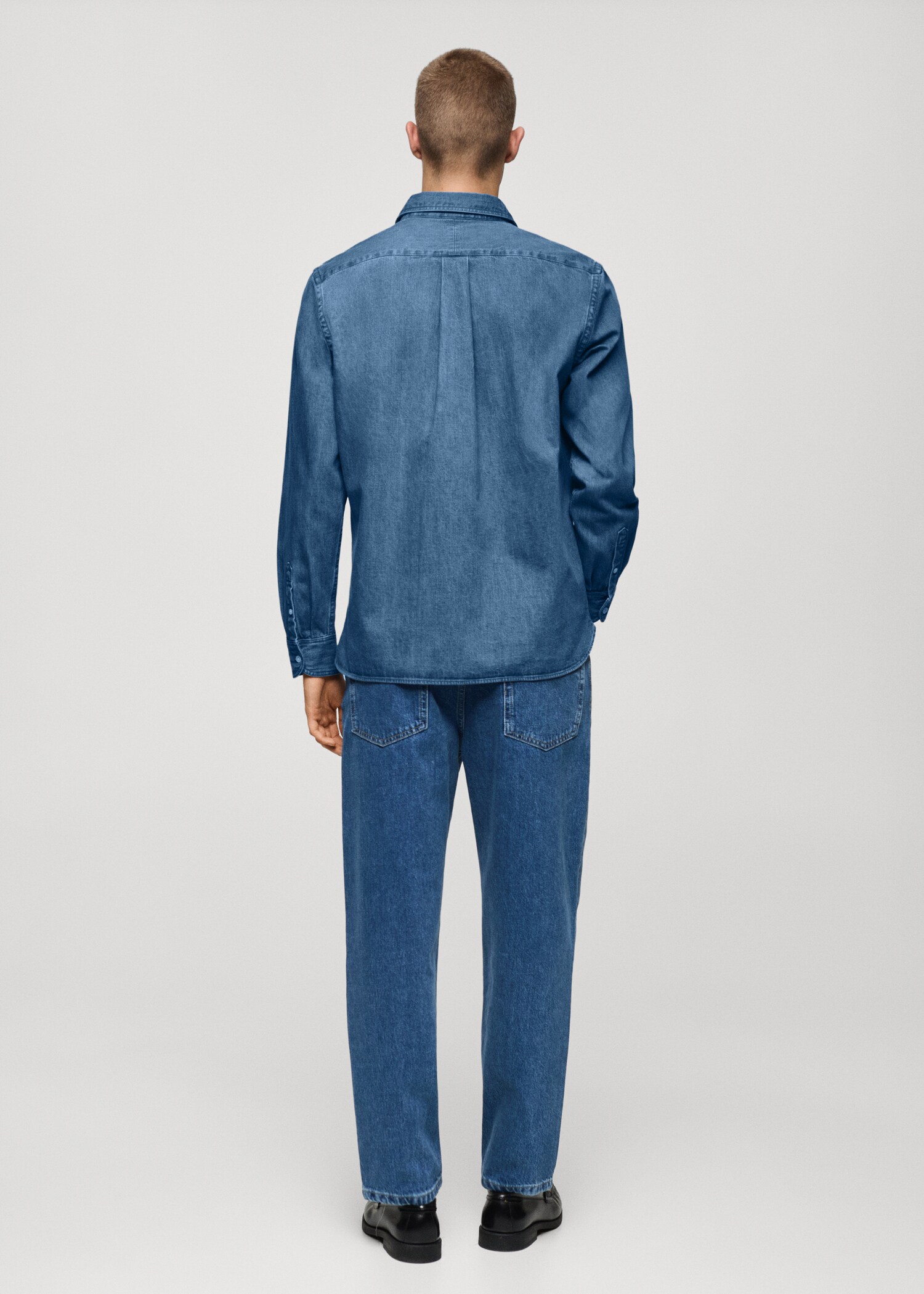 Camisa vaquera regular fit - Reverso del artículo