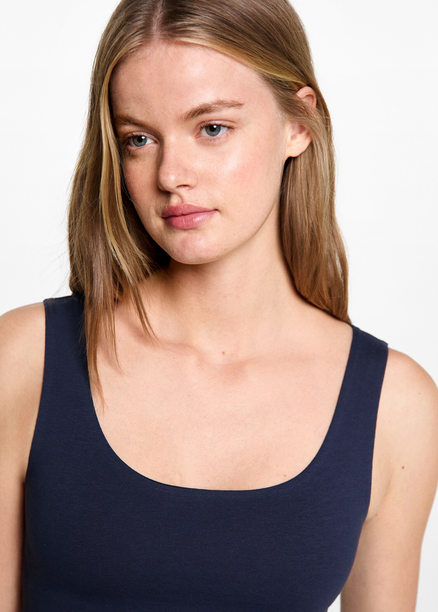 Sporty crop top - Details of the article 1