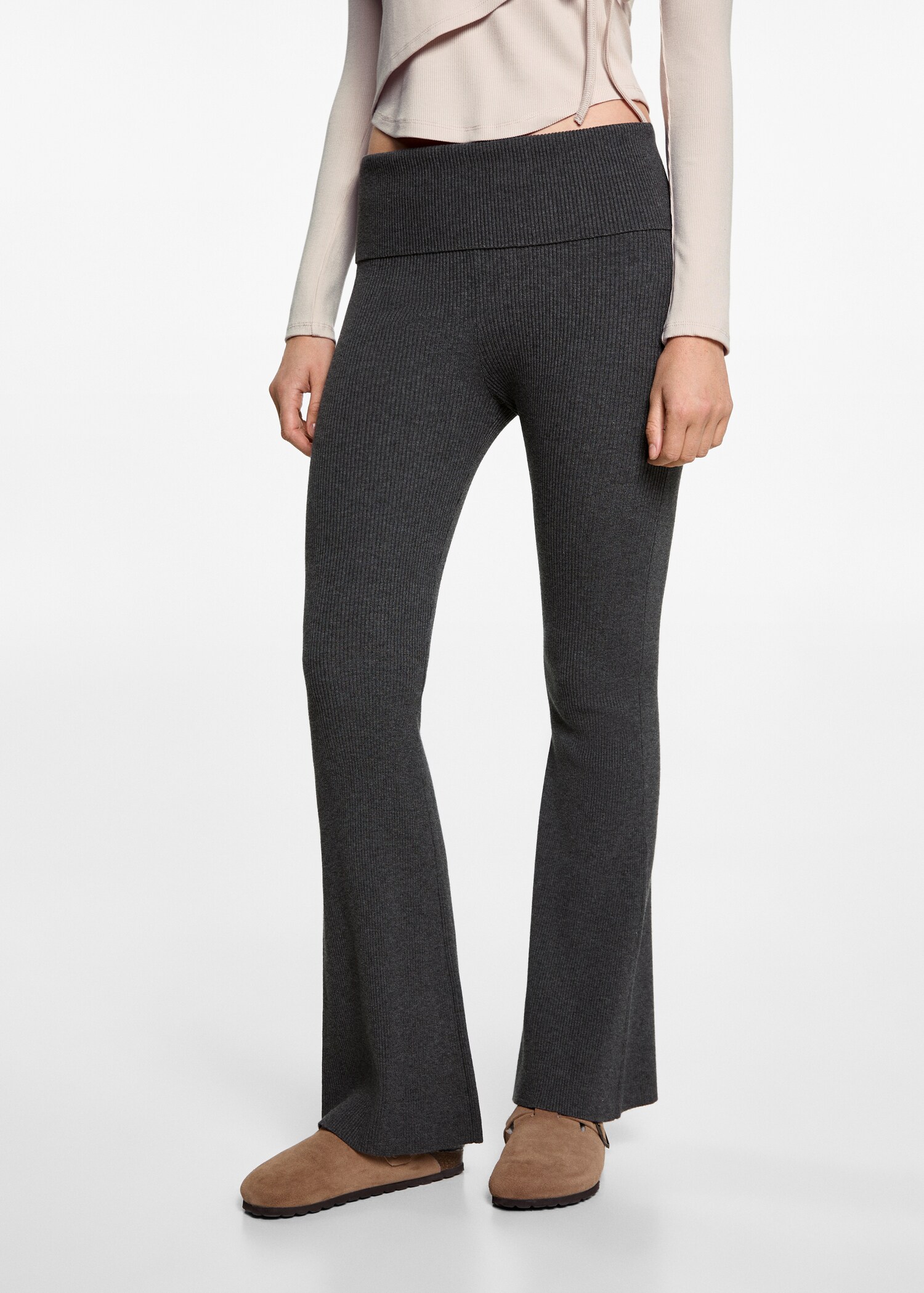 Legging flare maille côtelée - Plan moyen