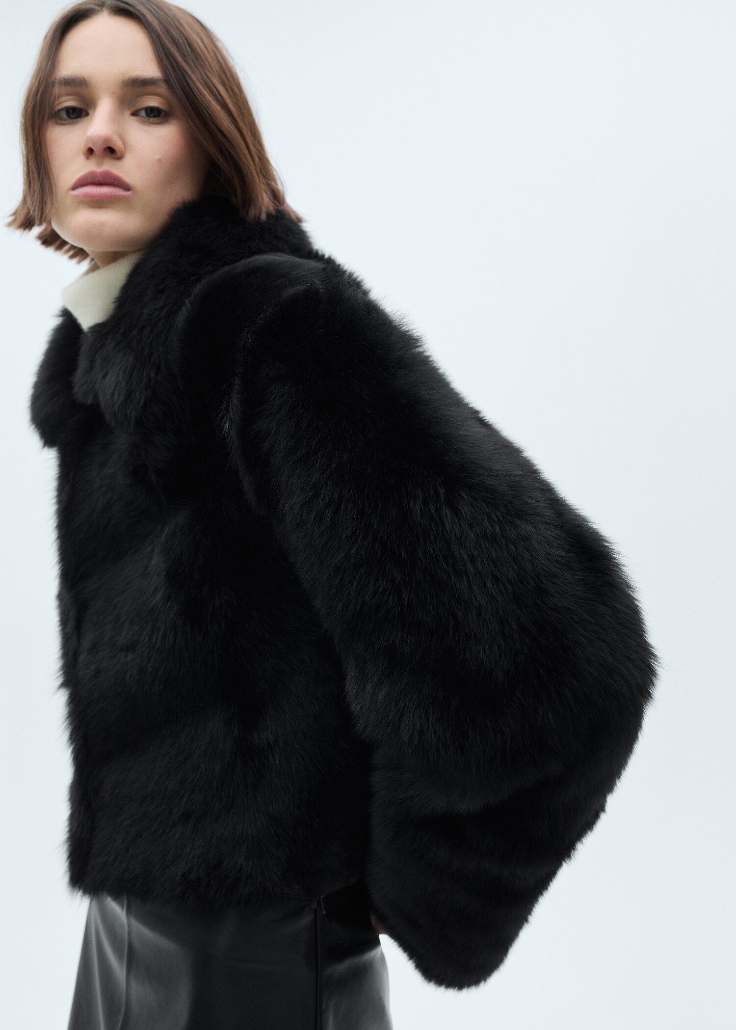Manteau crop en cuir avec imitation fourrure - Détail de l'article 1