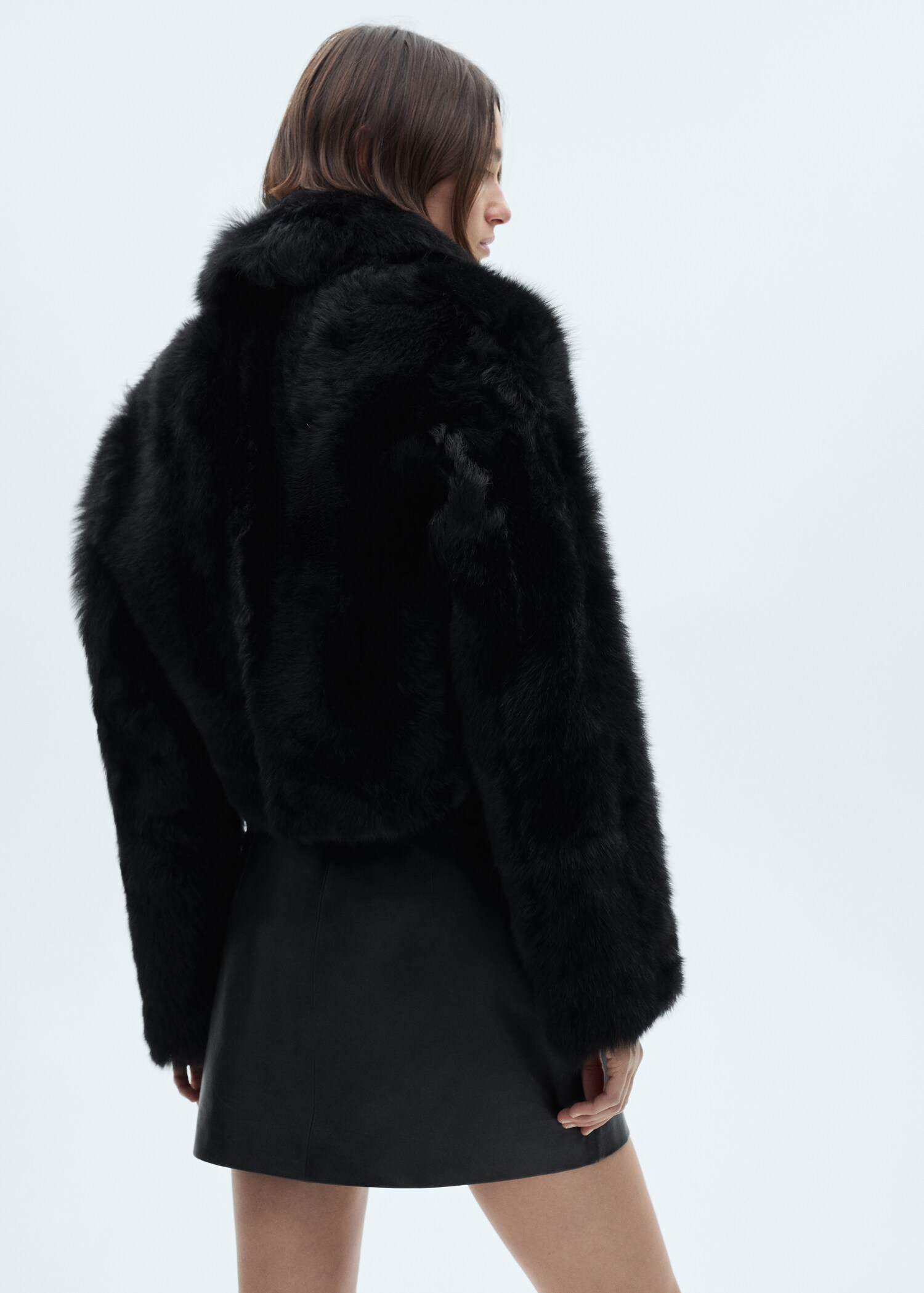 Manteau crop en cuir avec imitation fourrure - Verso de l’article