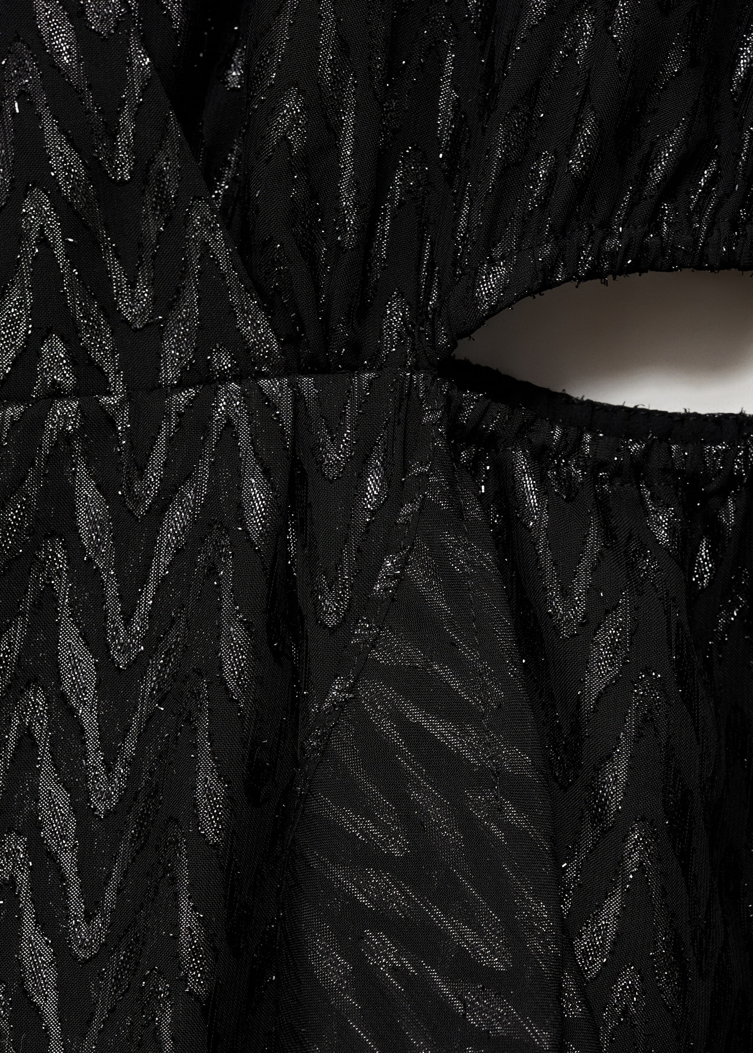 Robe cache-cœur ouvertures latérales - Détail de l'article 8