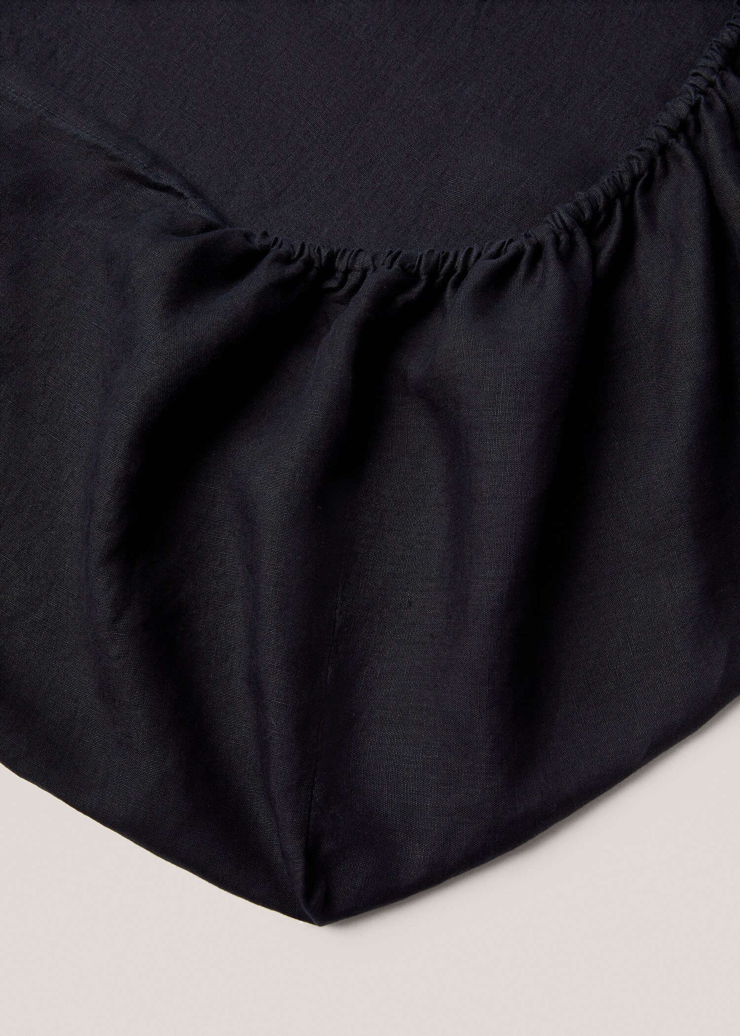 Plain linen fitted sheet for 135 cm bed - Details of the article 2