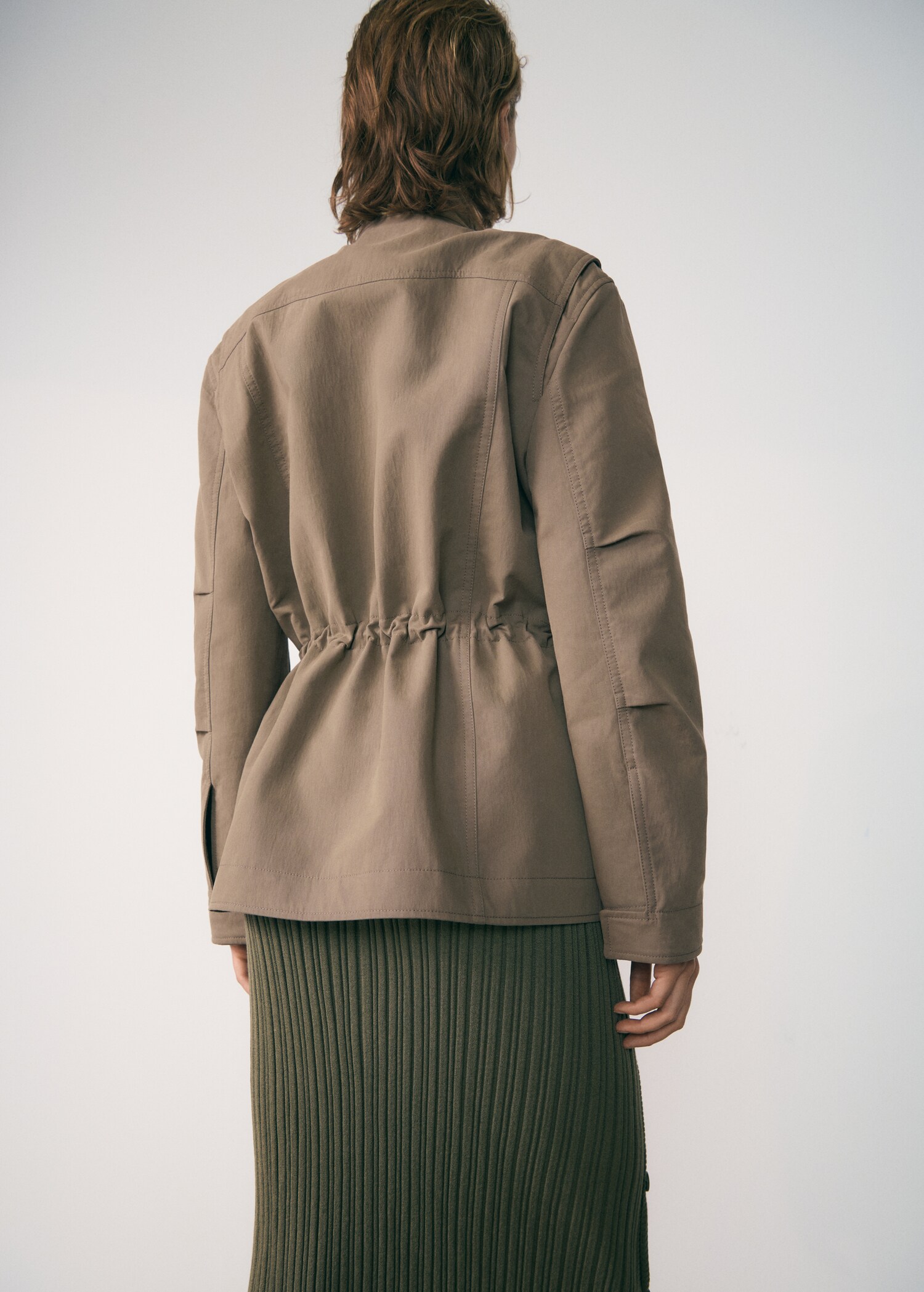 Turtleneck parka with pockets - Обратная сторона изделия