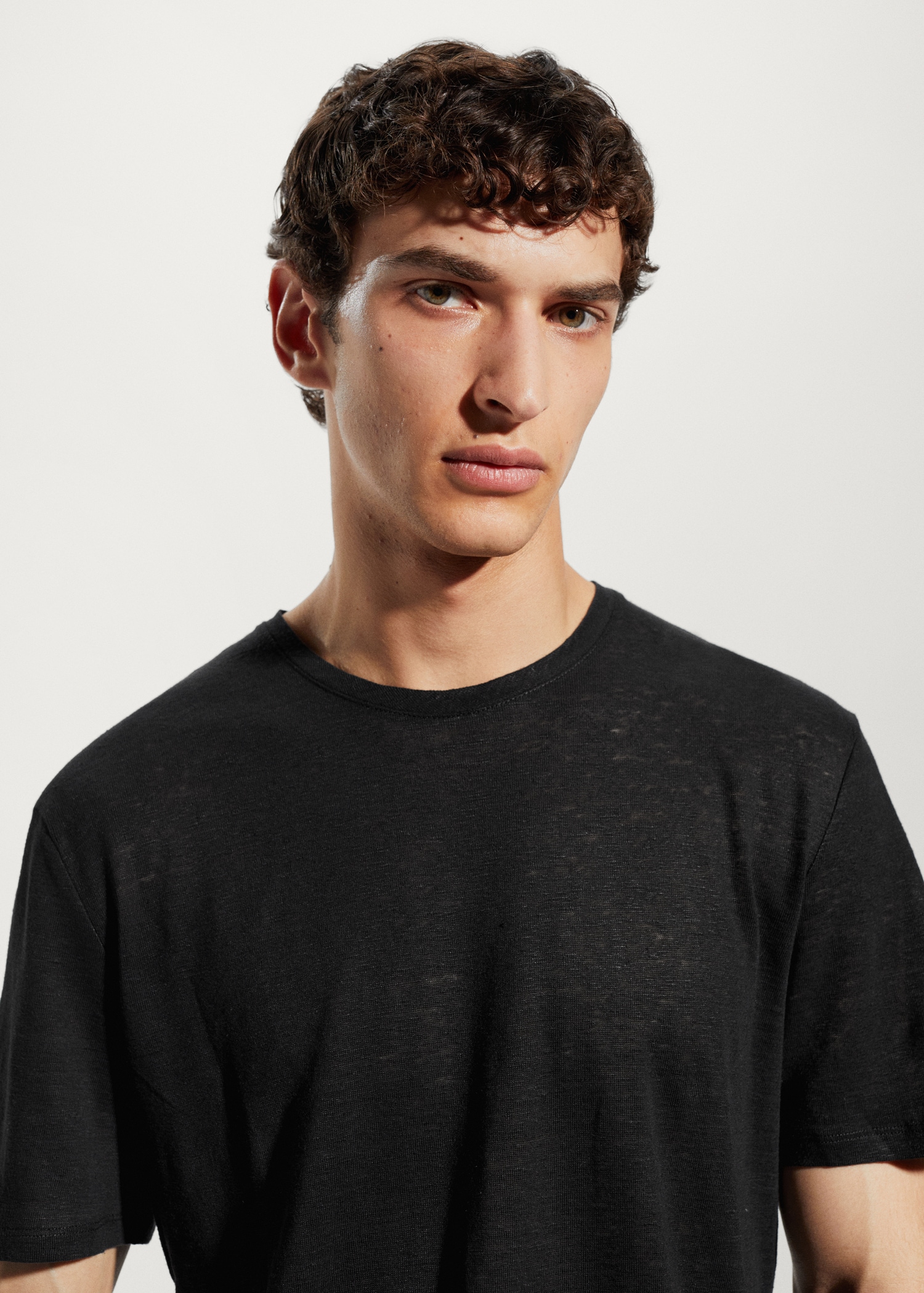 Camiseta regular fit lino - Detalle del artículo 1