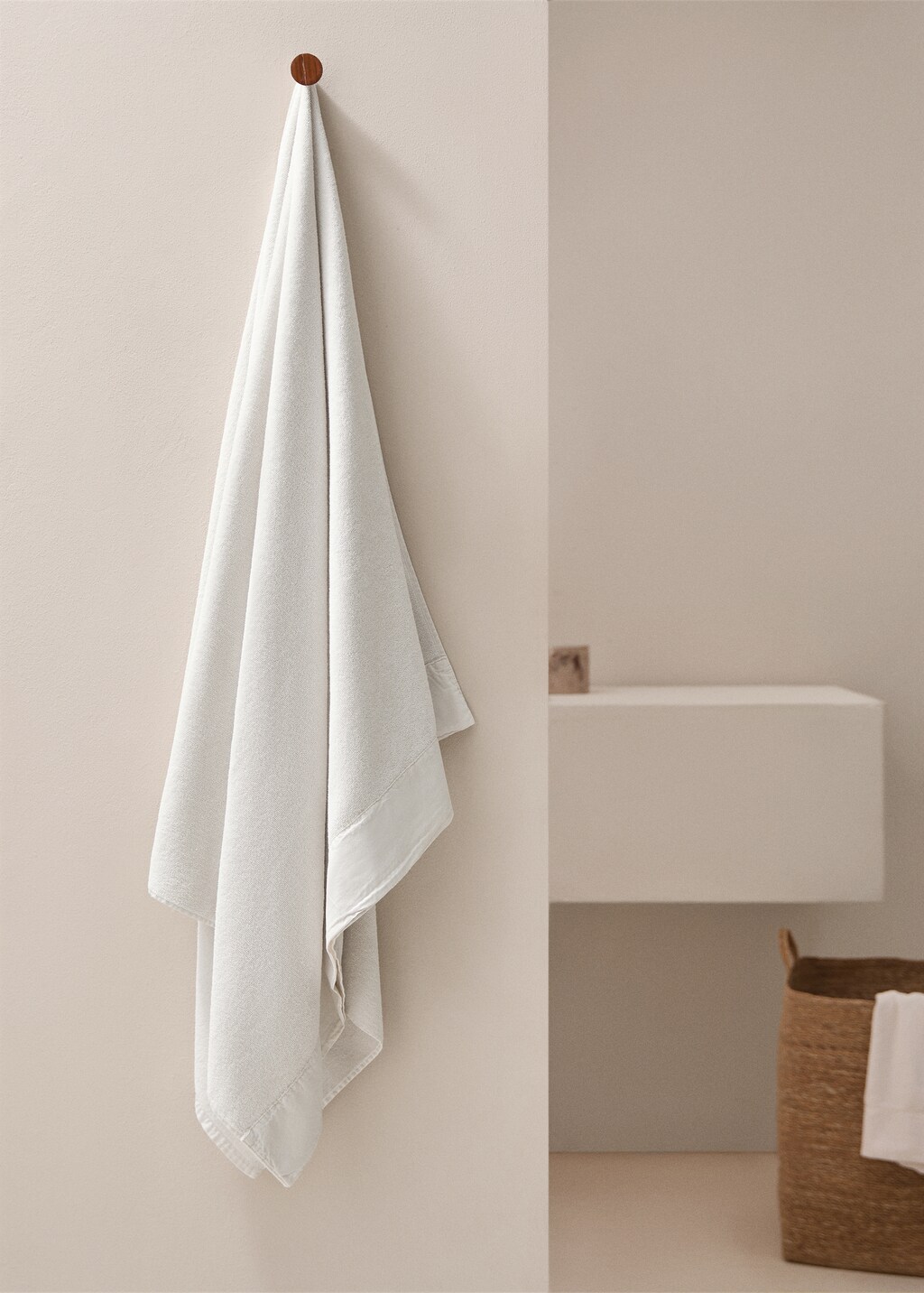 Textured cotton bath towel 90x150cm Home MANGO Ireland