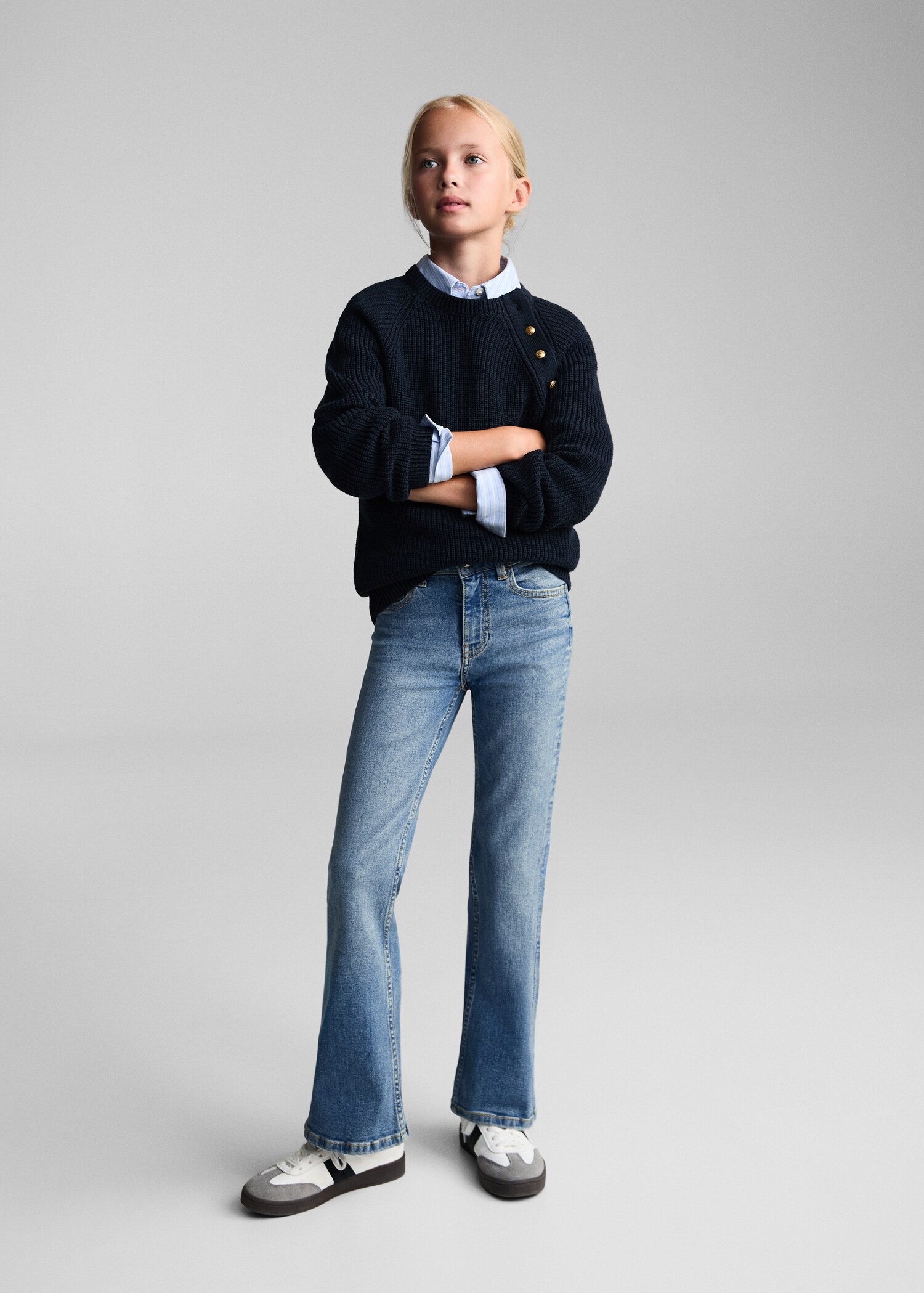 Flared jeans with opening - General plane