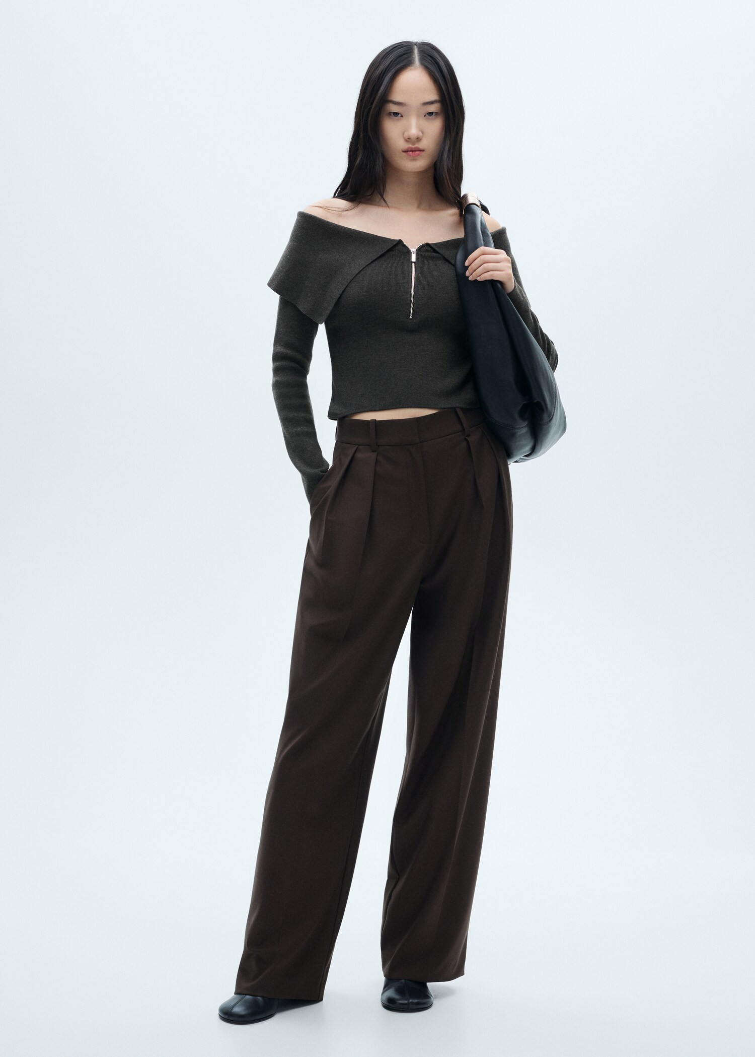 Open-shoulder sweater with zip - General plane