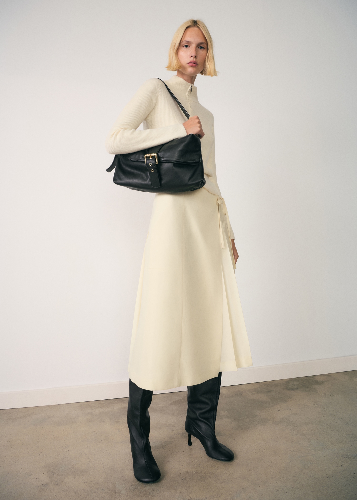 Perkins-neck sweater with zip - General plane