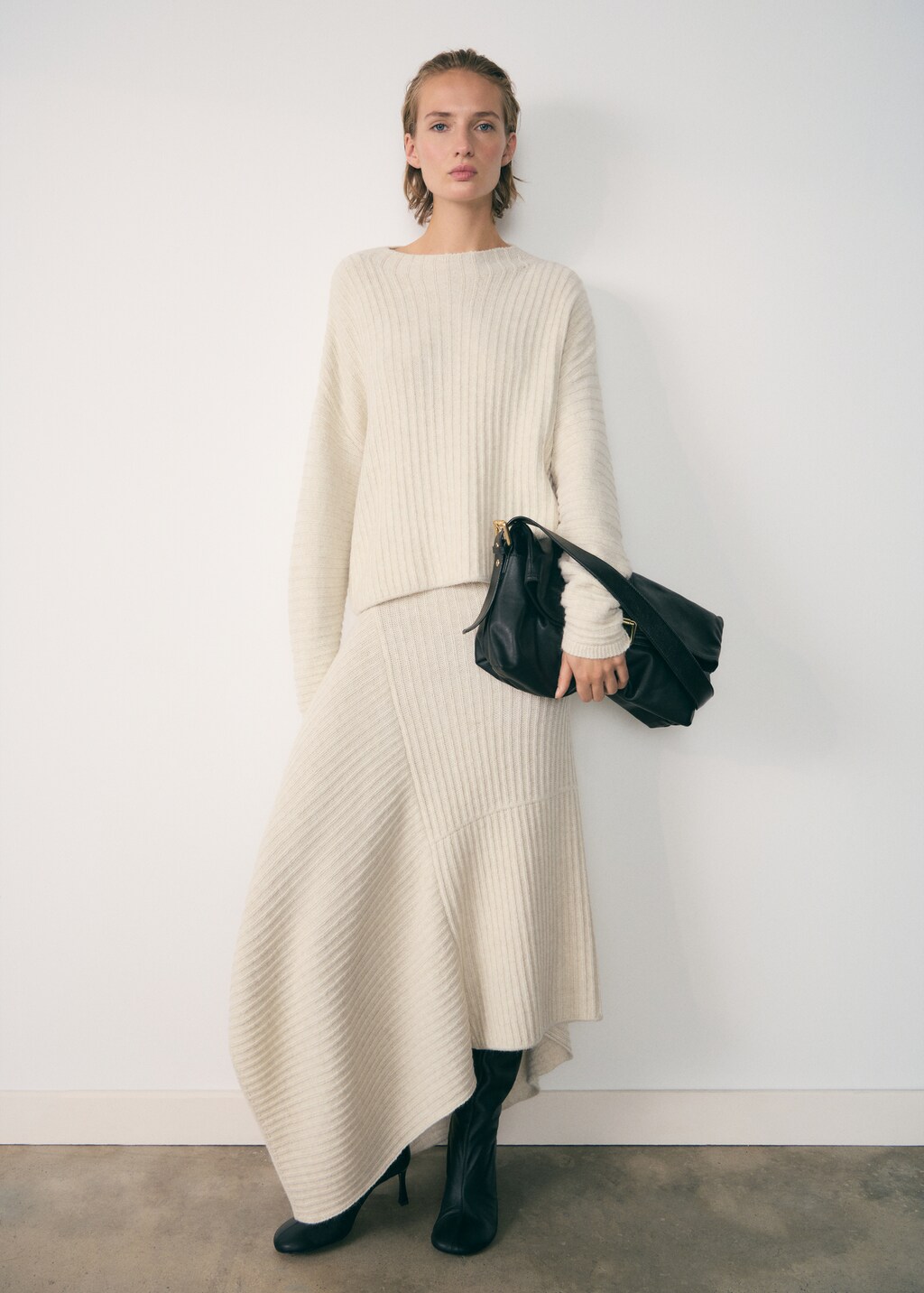 Perkins-neck sweater with seams - image 2