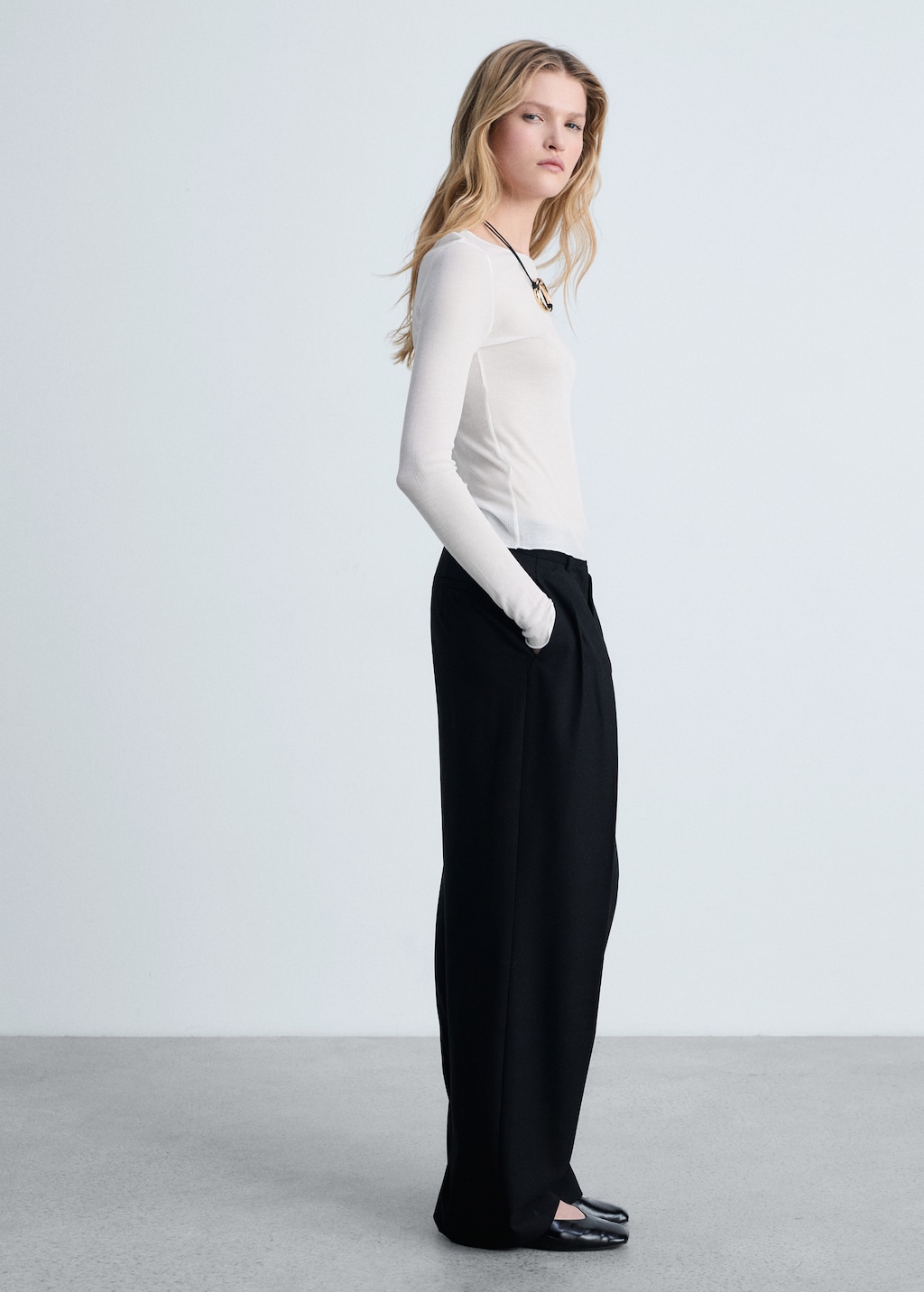 トップス MANOF Knit Tops MO&Co. Women's Cropped Tight Fit Striped Rib Knit Top Long