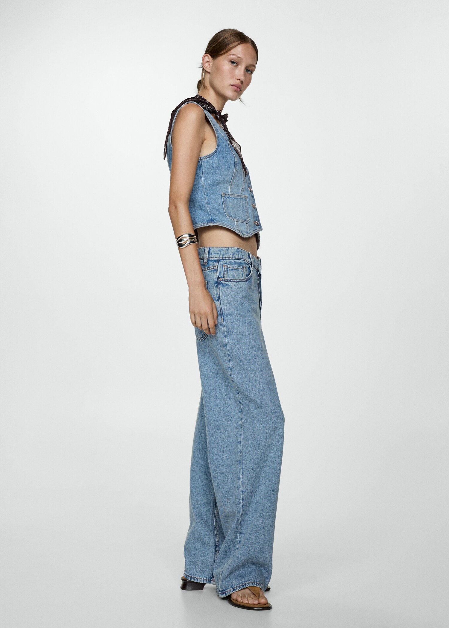 Low-rise loose-fit wideleg jeans - General plane