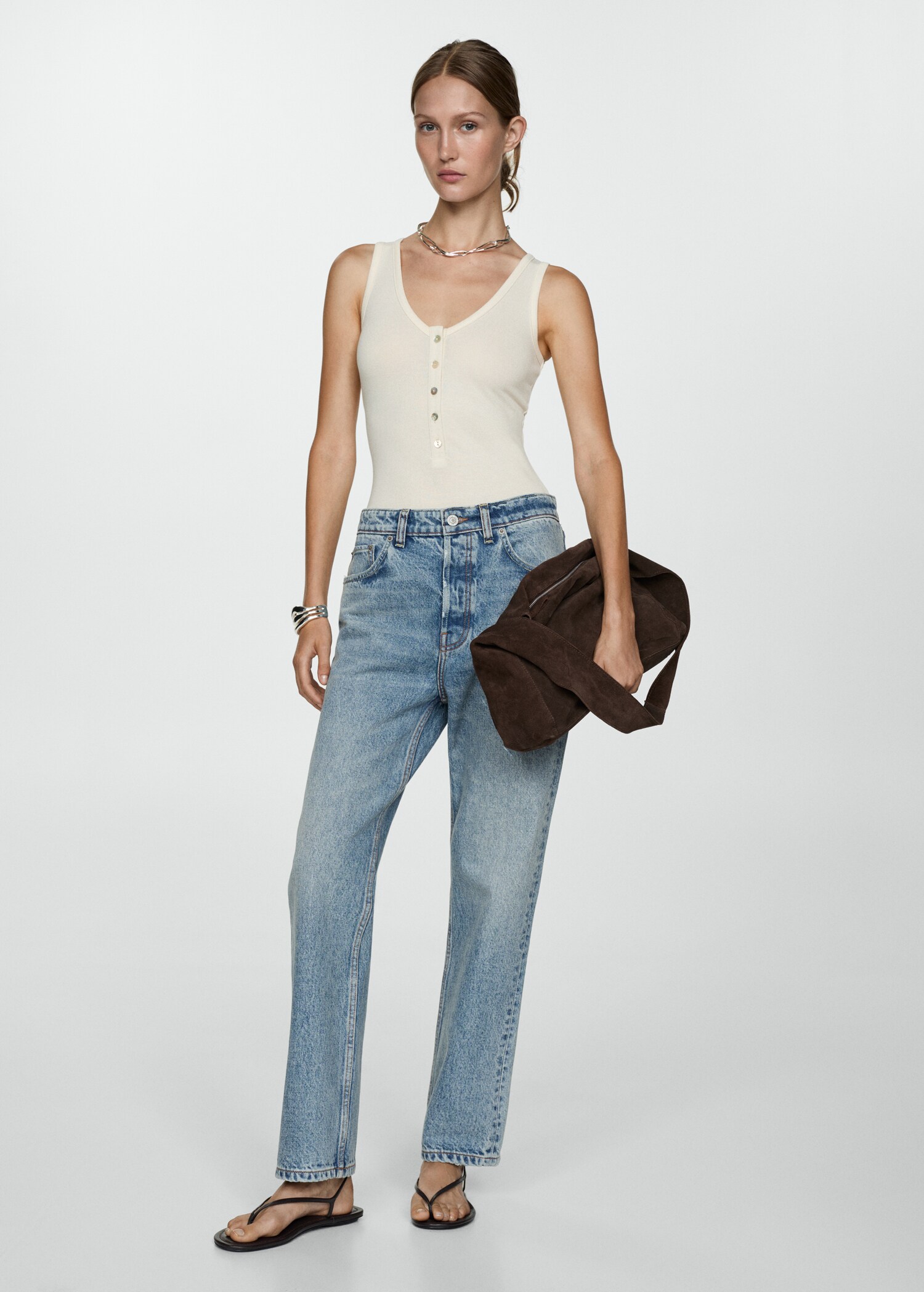Jeans loose estilo boyfriend - Plano general