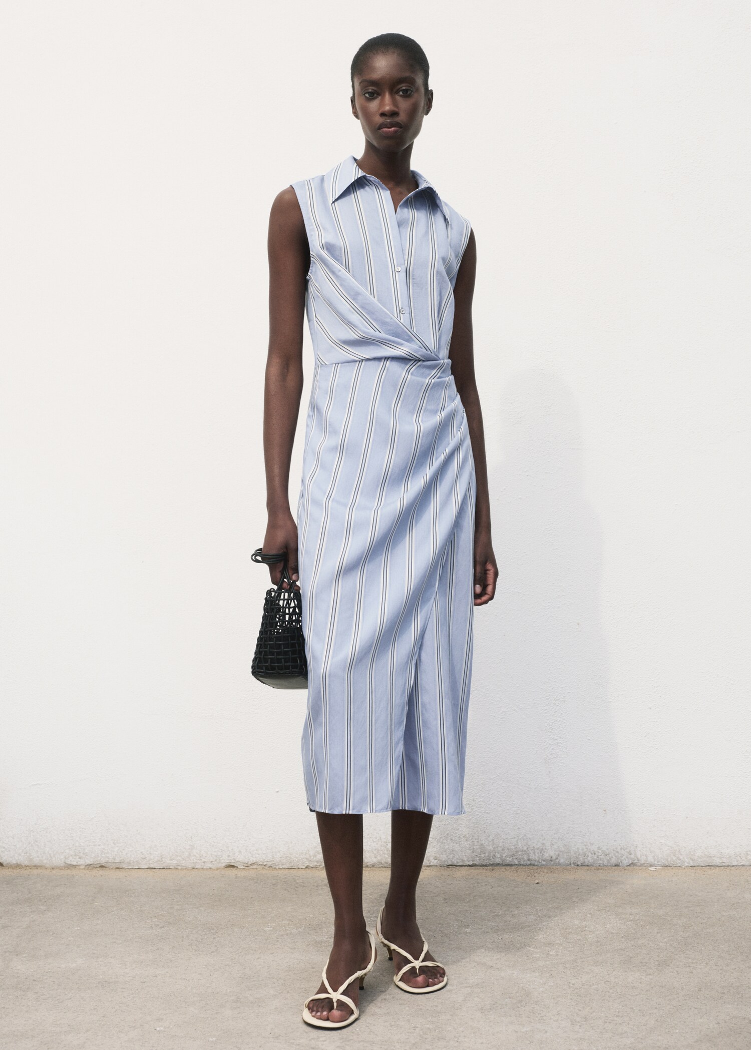 Vestido camisero drapeado - Plano general