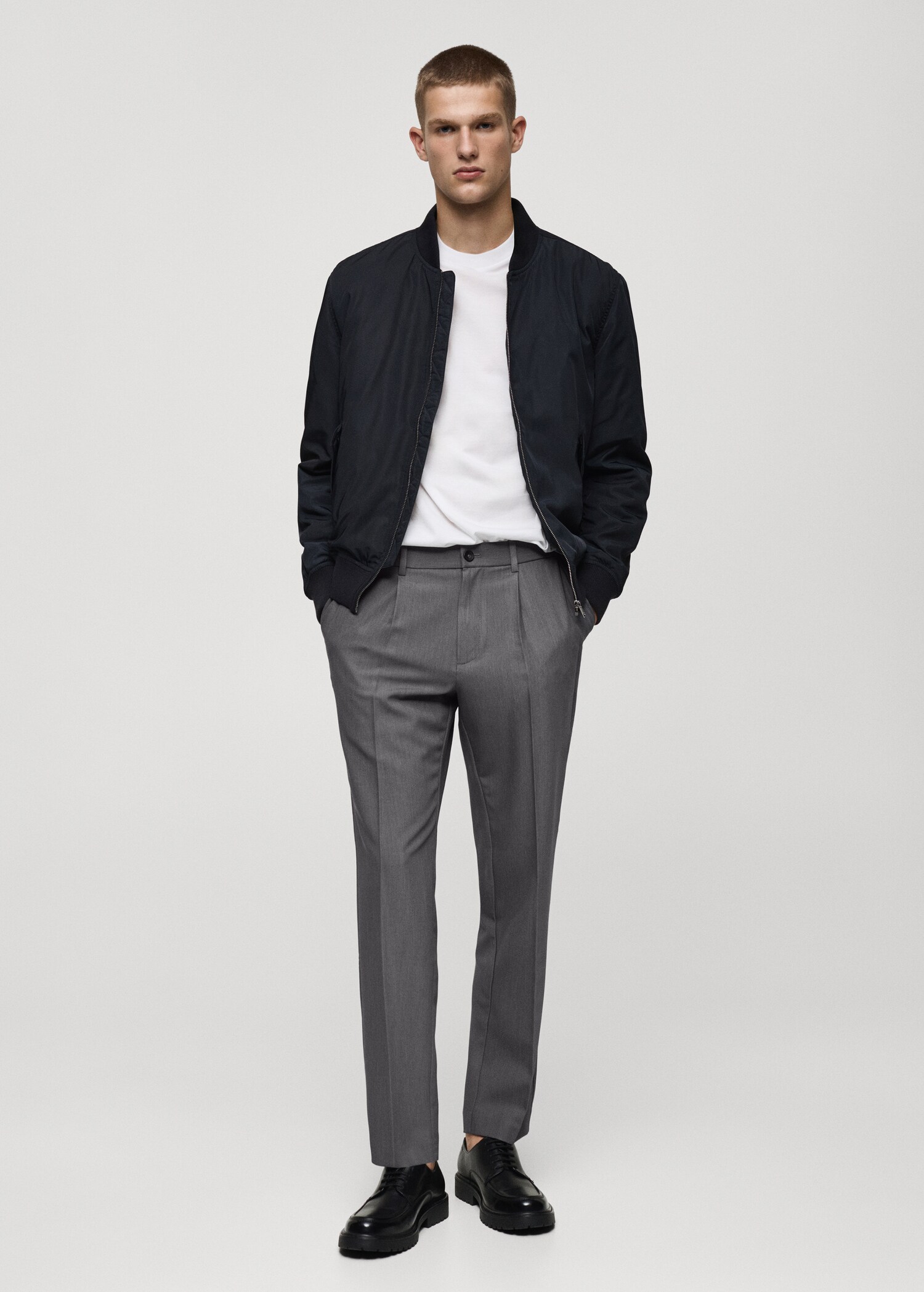 Pantalon regular-fit fluide pinces - Plan général