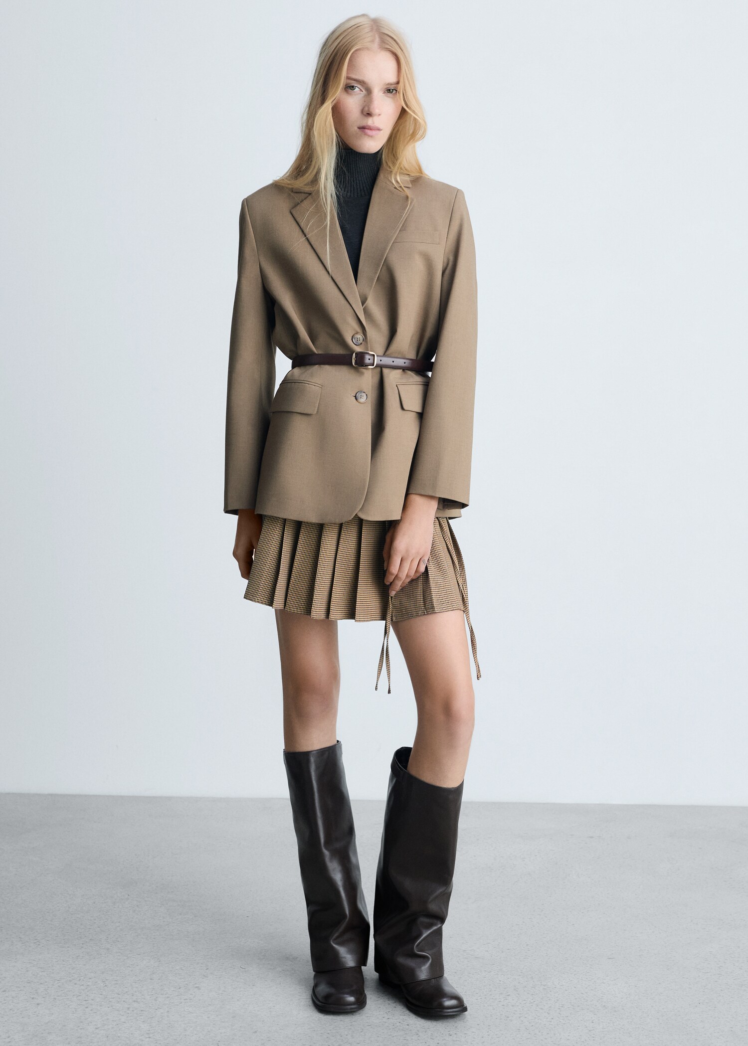 Houndstooth mini-skirt - General plane