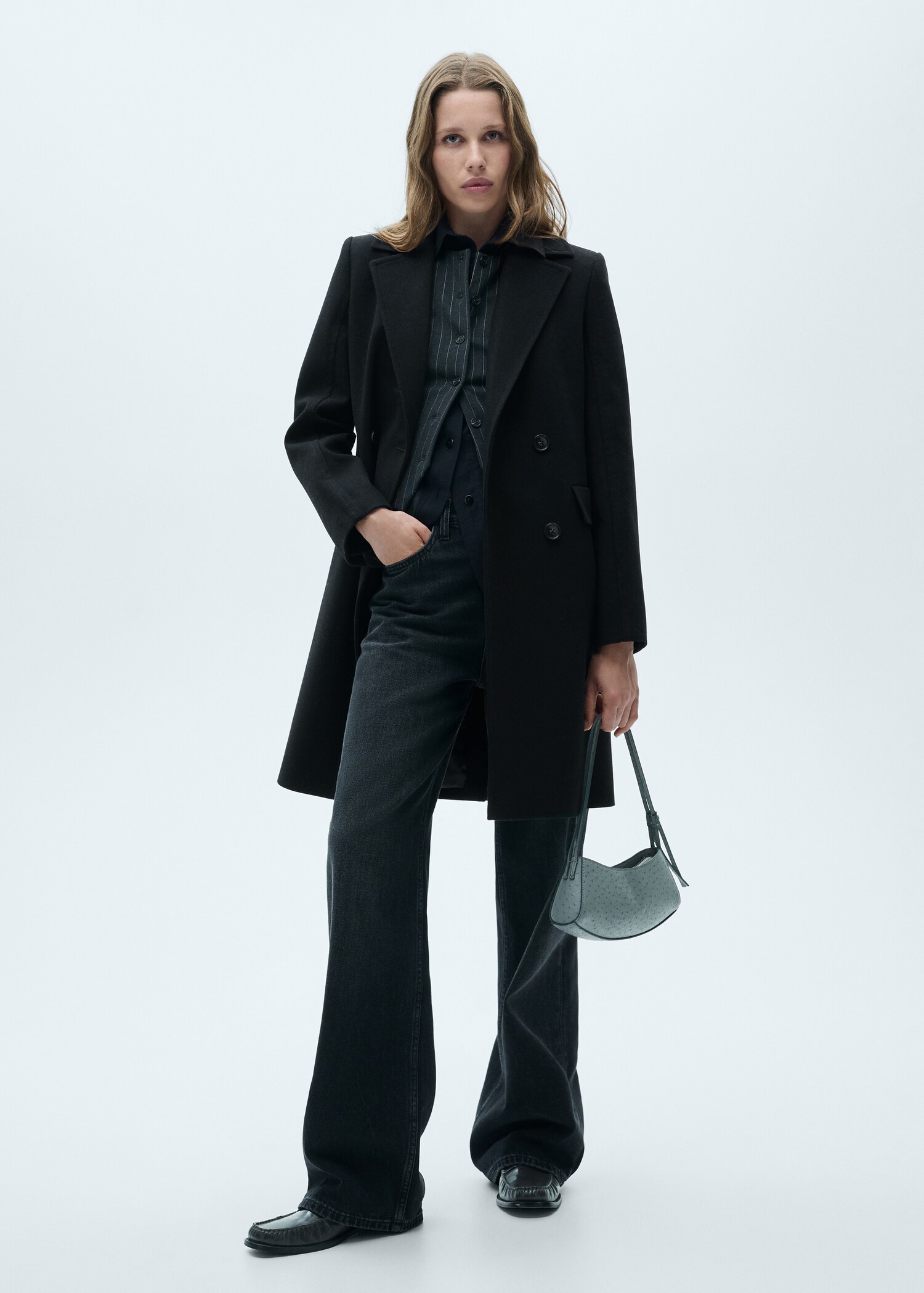Double-breasted wool coat - General plane