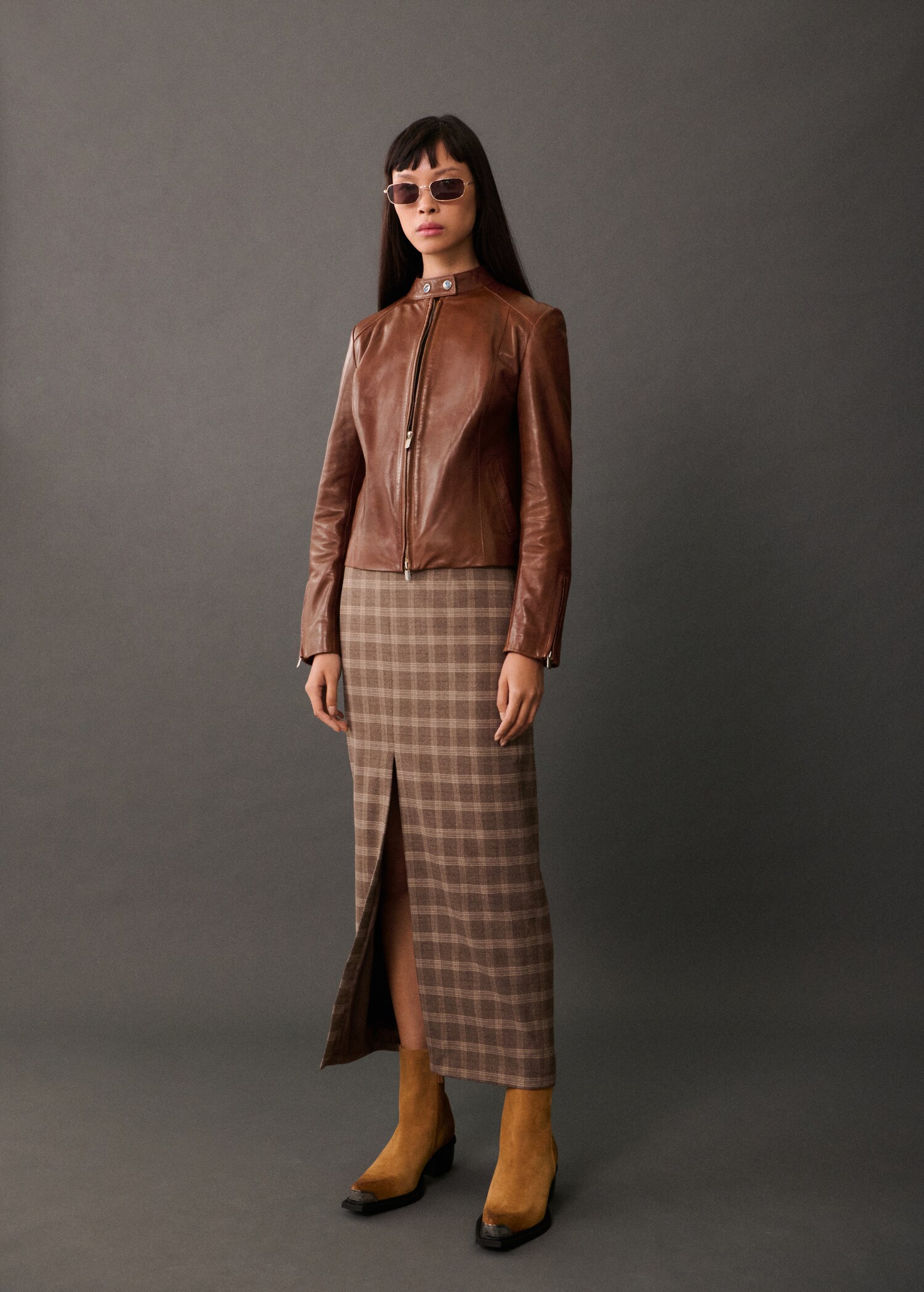 Leather zipper jacket - Общий план