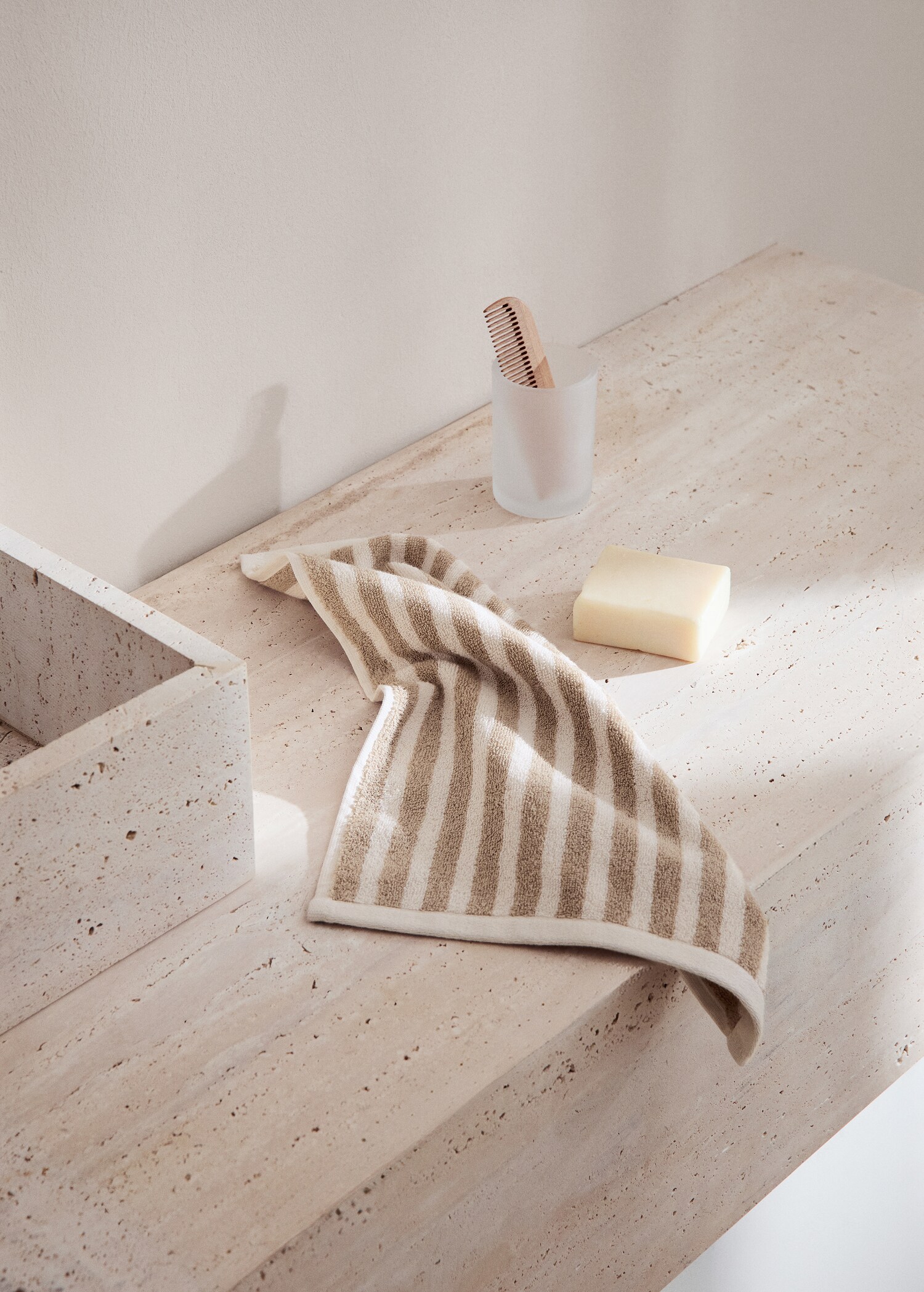 100% cotton bath towel with striped design 90x150cm - General plane