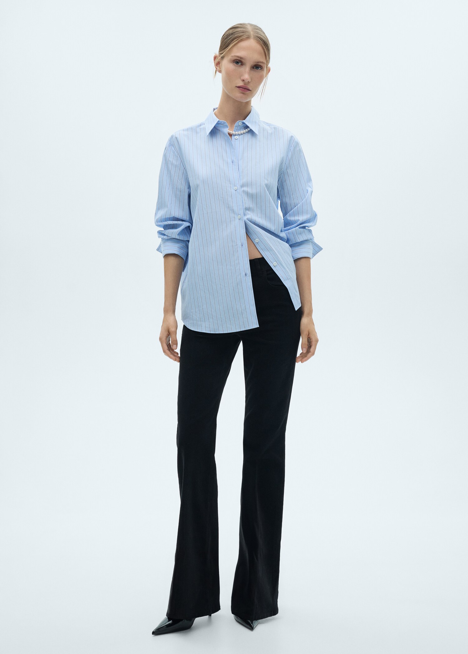 Jeans flare pana - Plano general