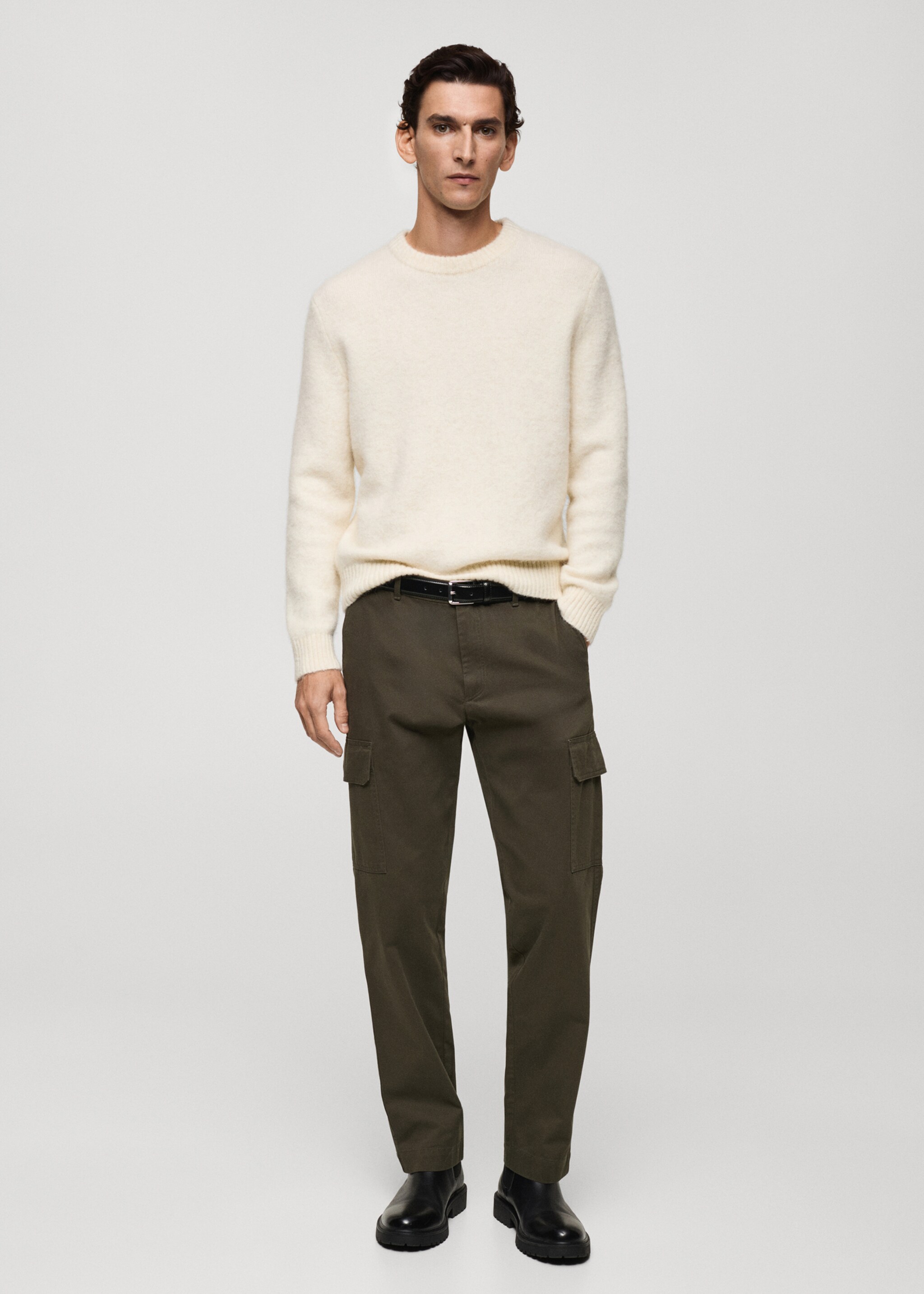 Straight-fit cargo trousers - General plane