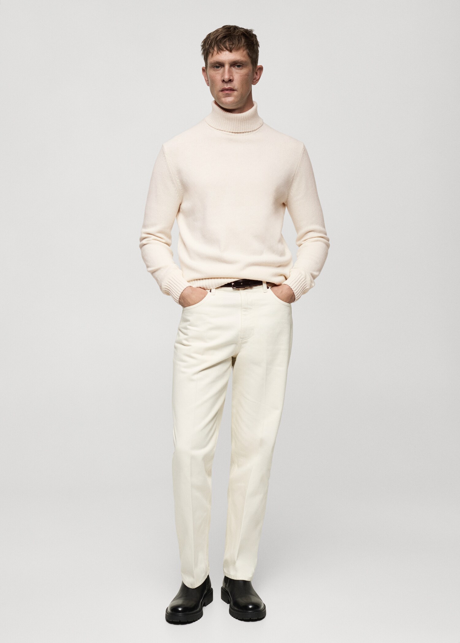 Knitted wool turtleneck sweater - General plane