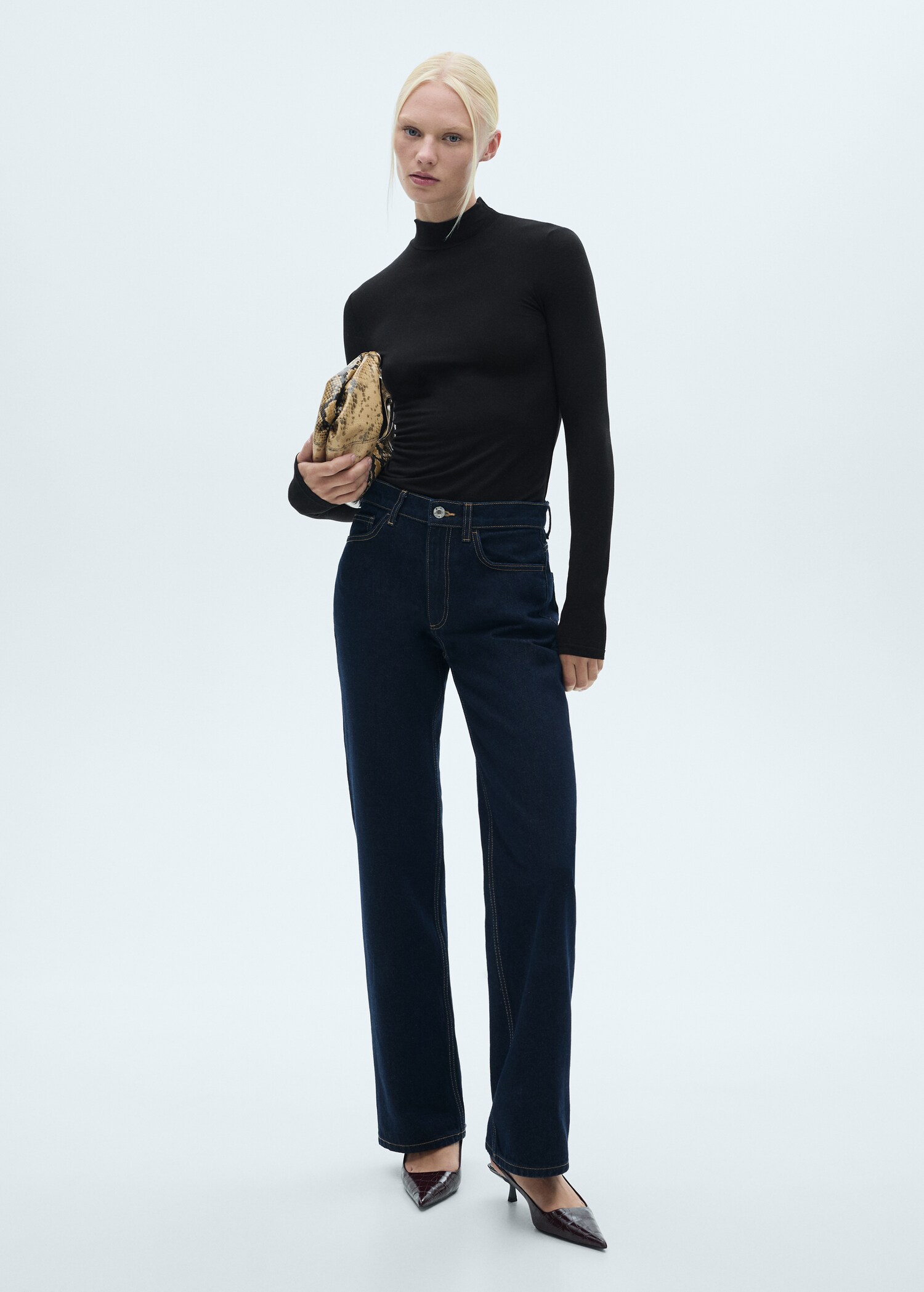 Stand collar T-shirt - General plane - winter capsule wardrobe