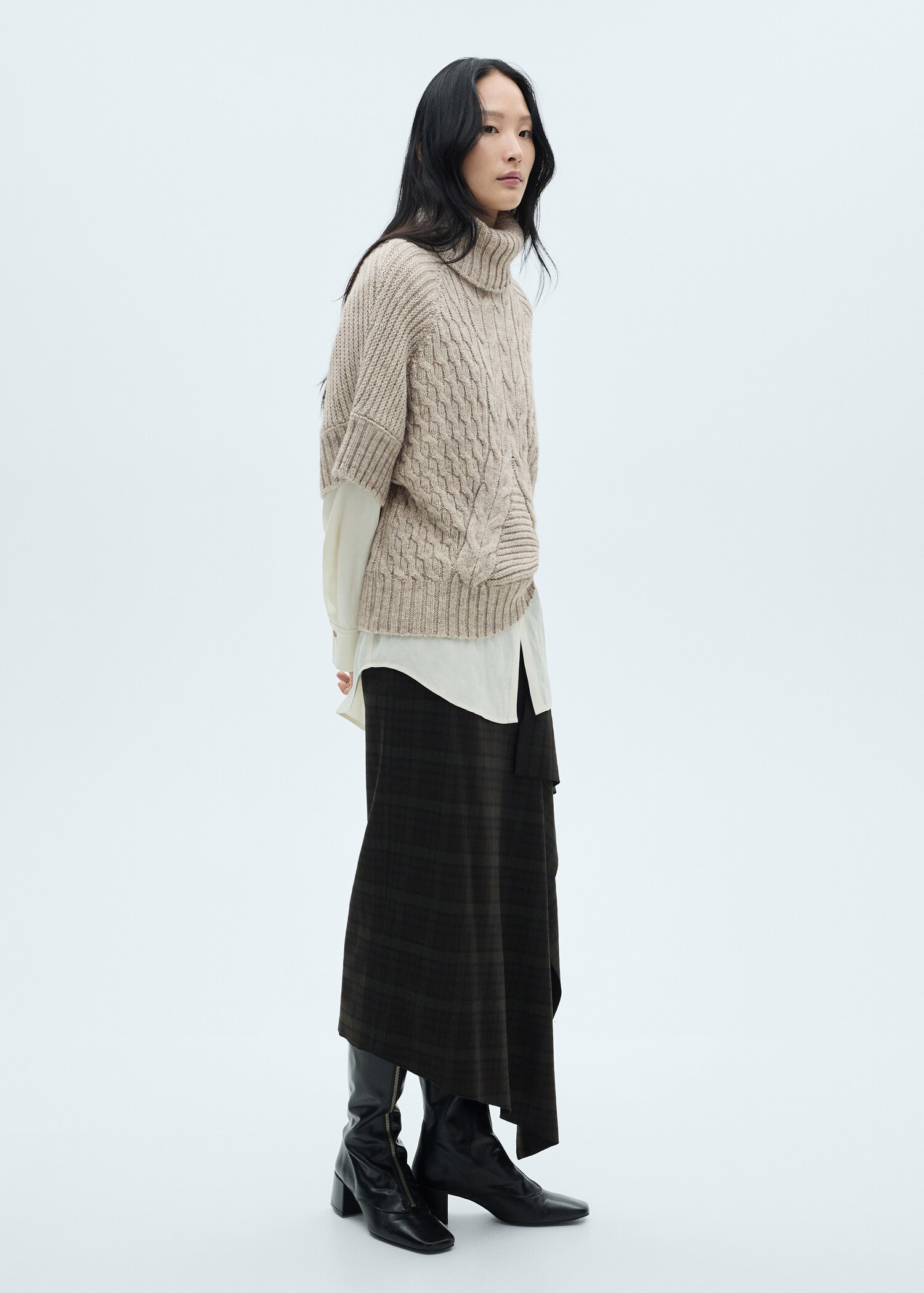 Short-sleeved braided sweater - General plane