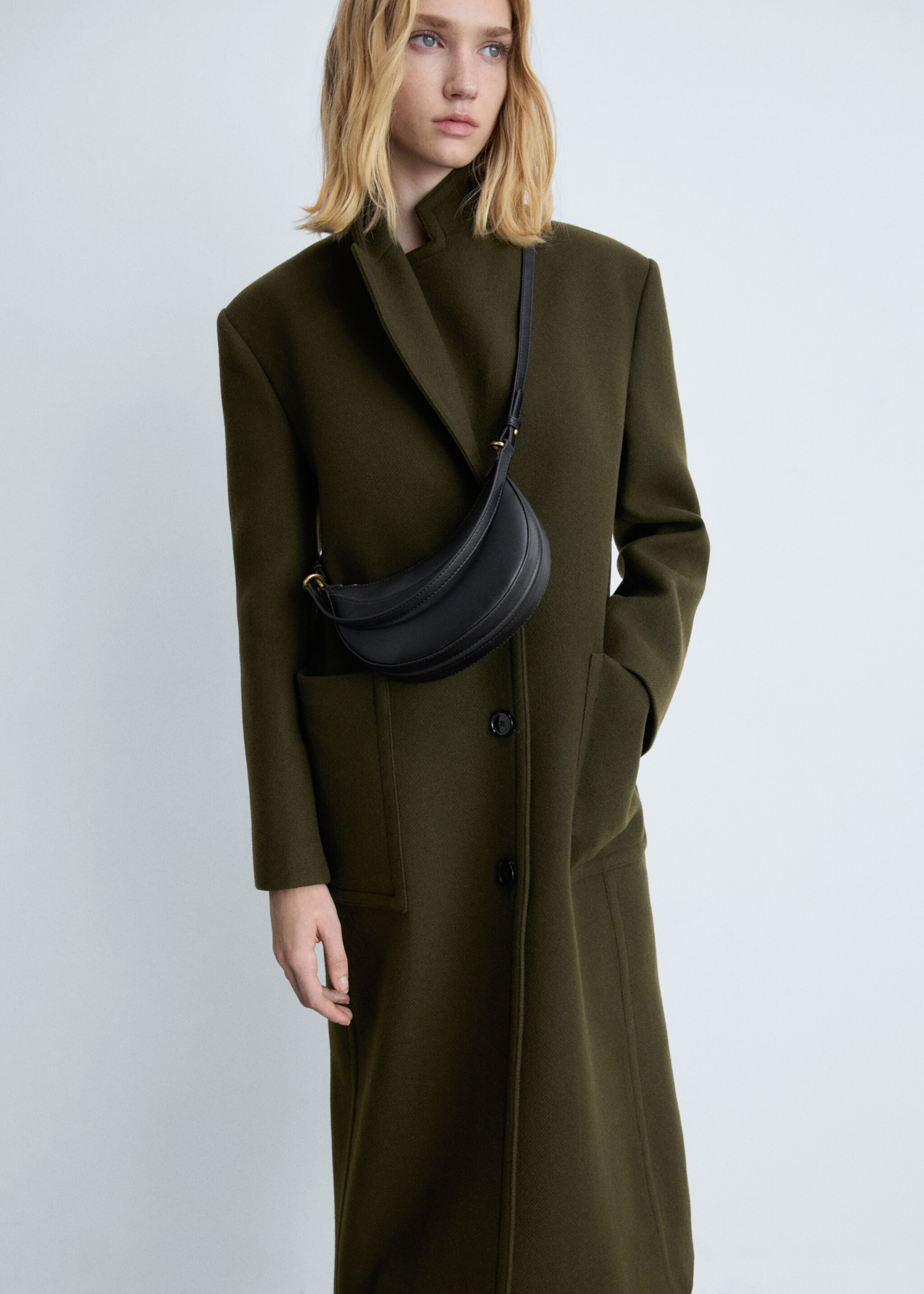 Oval shoulder bag - General plane