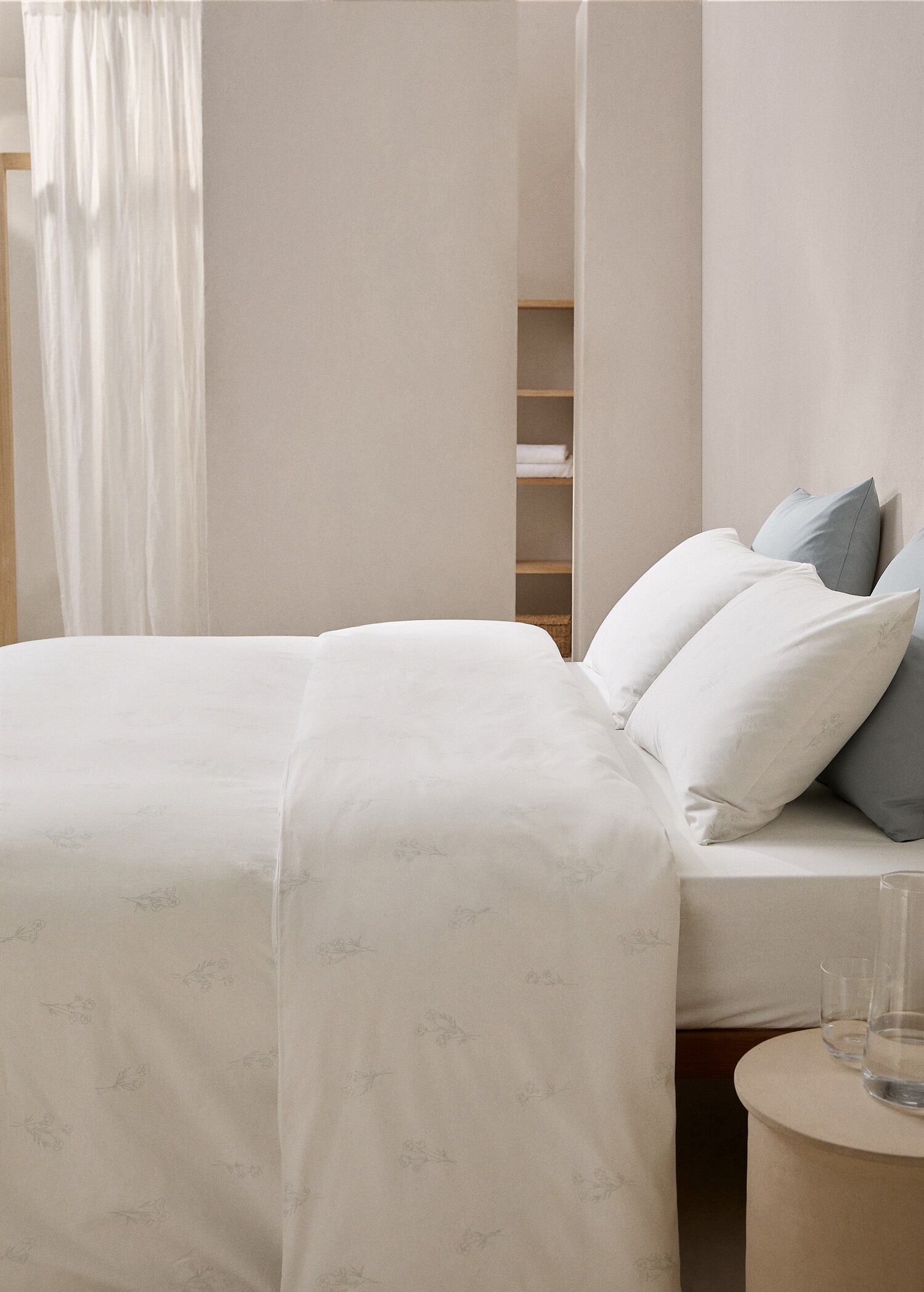 Floral duvet cover for superking bed - General plane