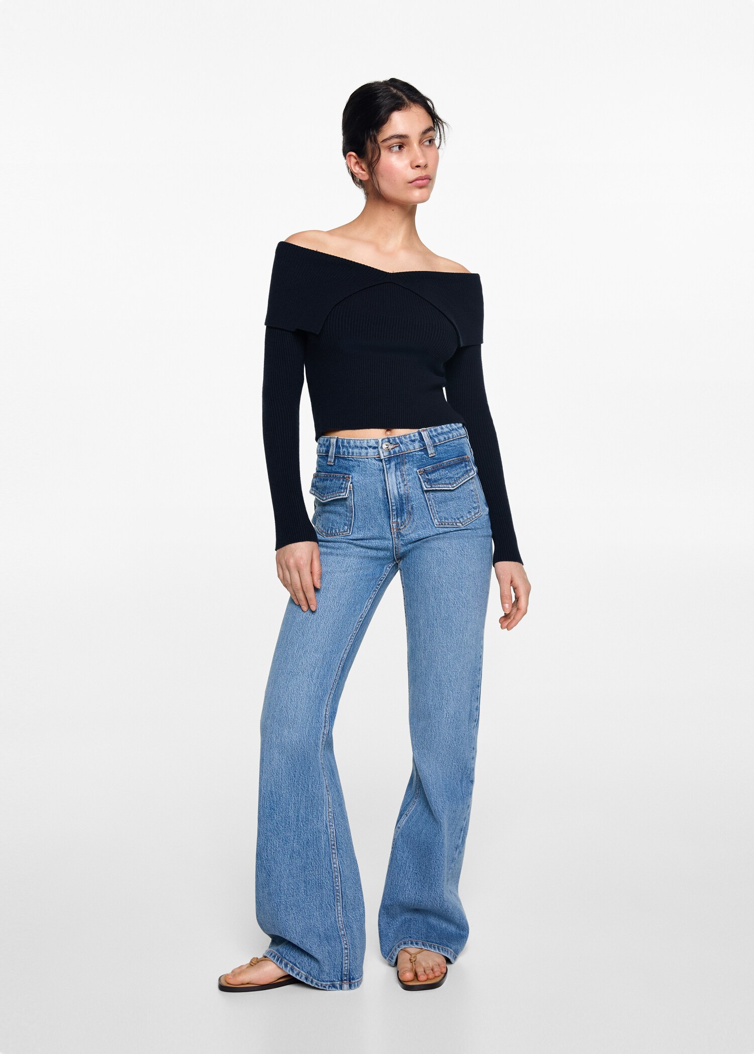 Off-the-shoulder knitted sweater - General plane
