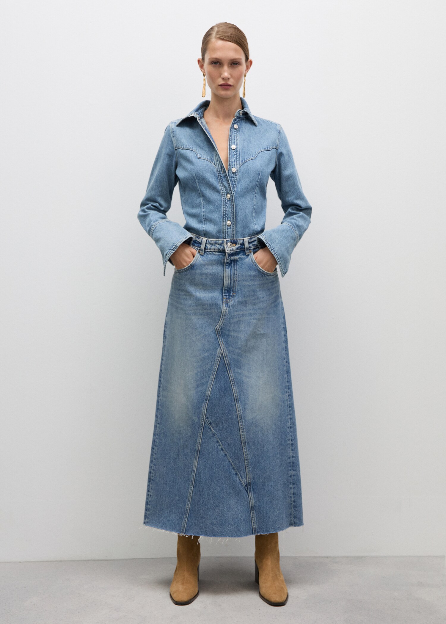 Denim shirt with seams - General plane