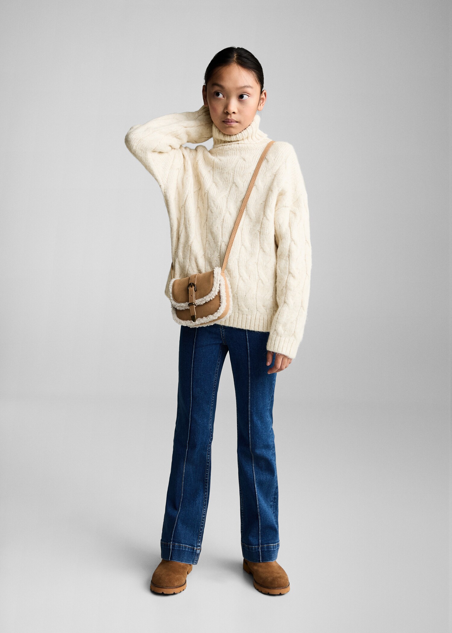 Cable knit turtleneck sweater - General plane