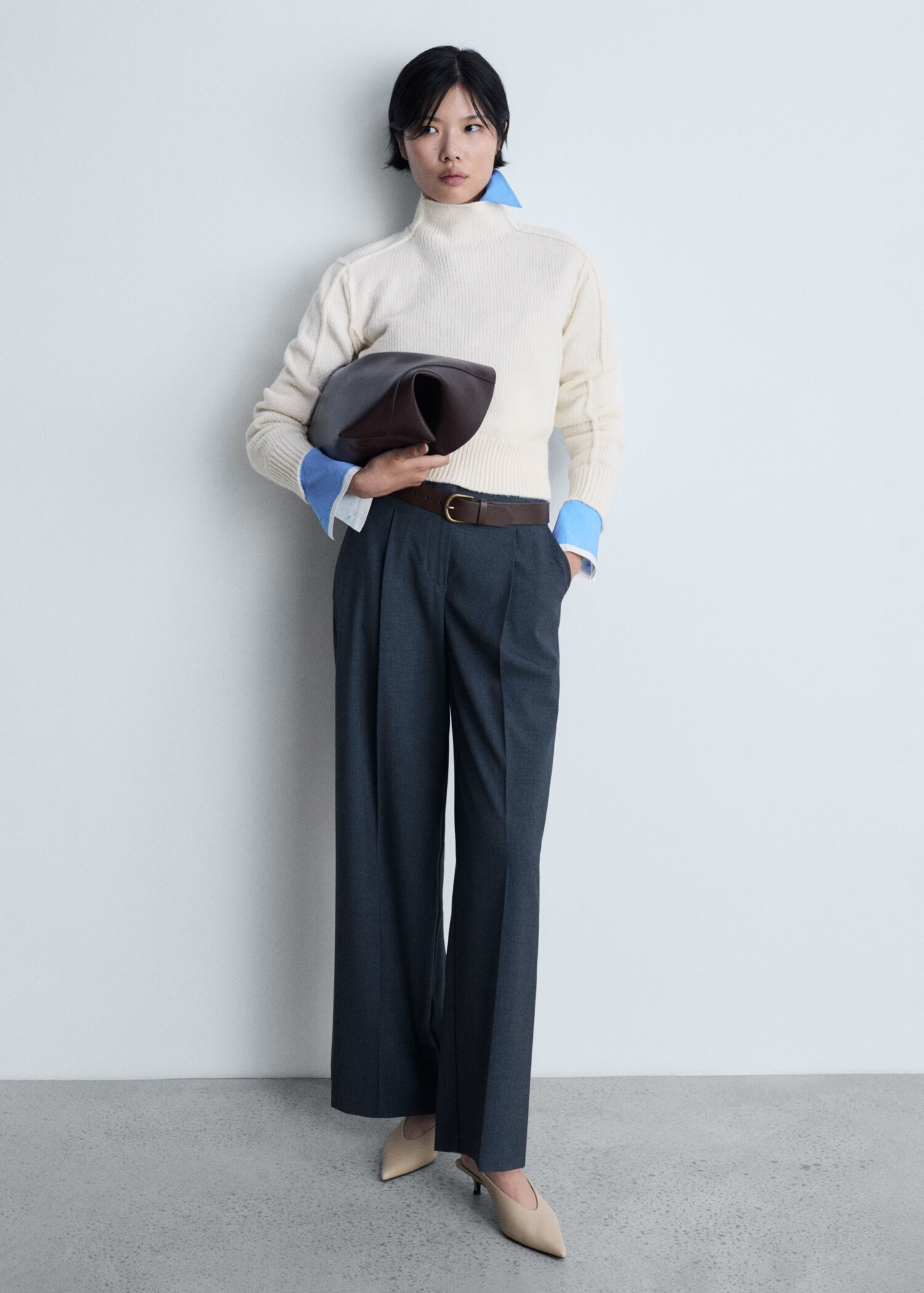 Perkins-neck sweater with seams - General plane