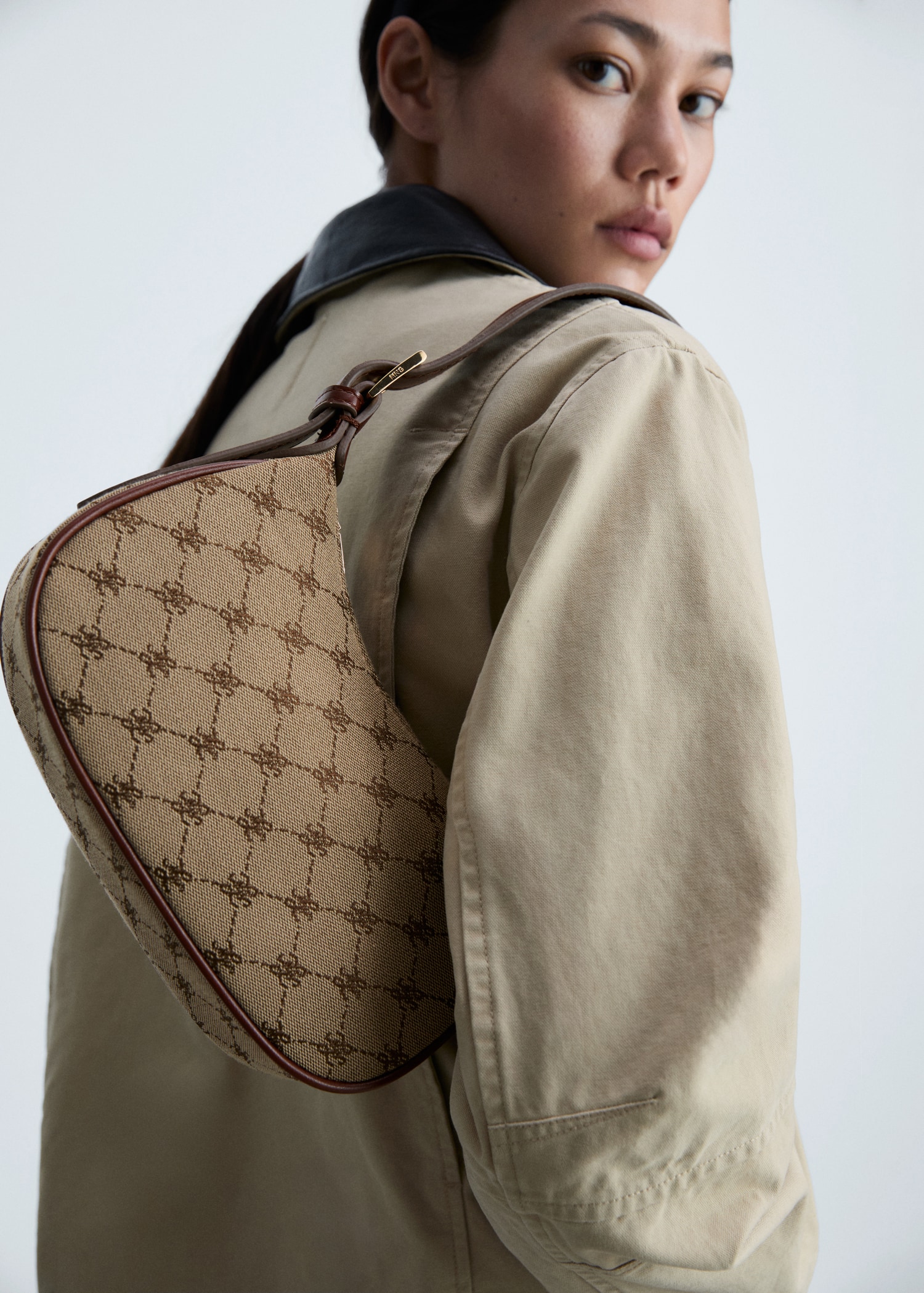 Shoulder bag with printed logo - General plane
