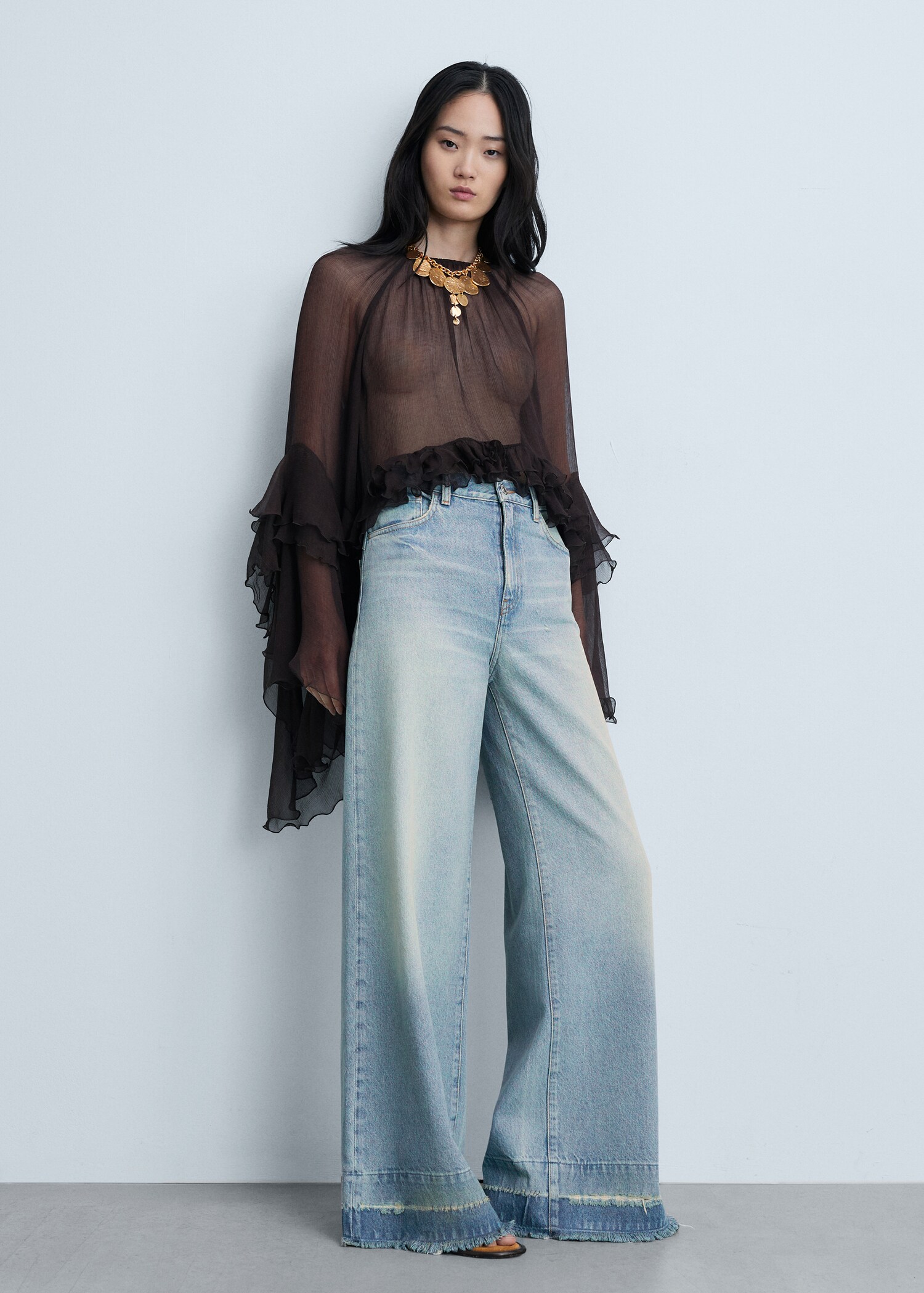 Wideleg low frayed hem jeans - General plane