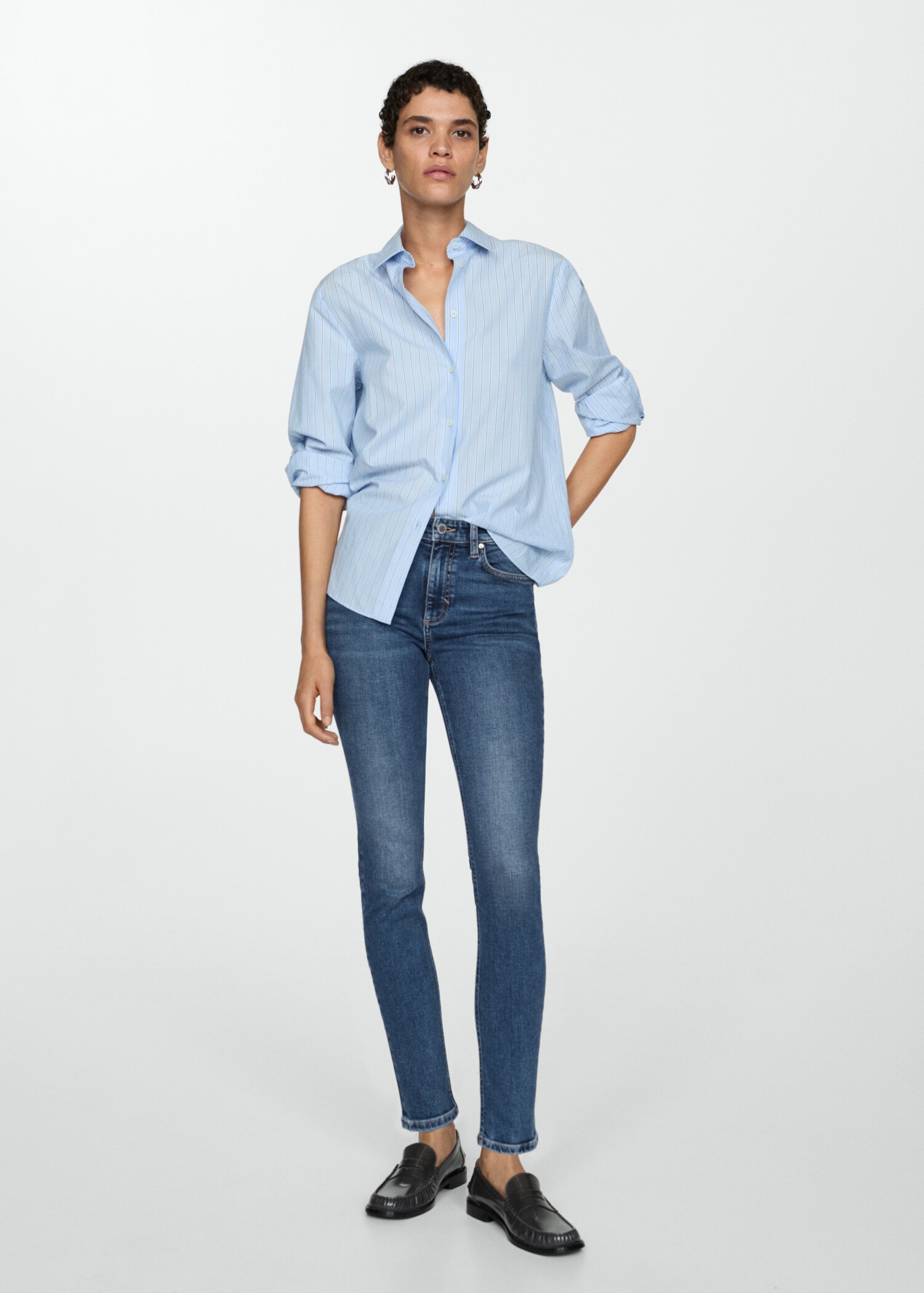 Jeans skinny tiro medio - Plano general