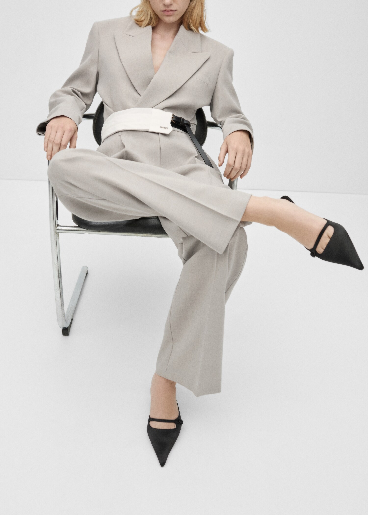 Satin kitten-heel shoes - General plane