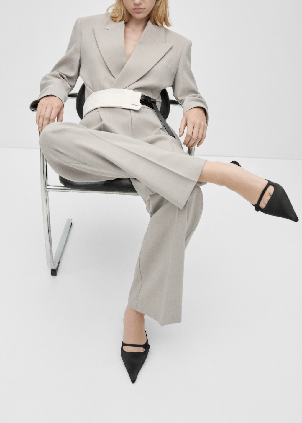 Satin kitten-heel shoes - Women | MANGO USA